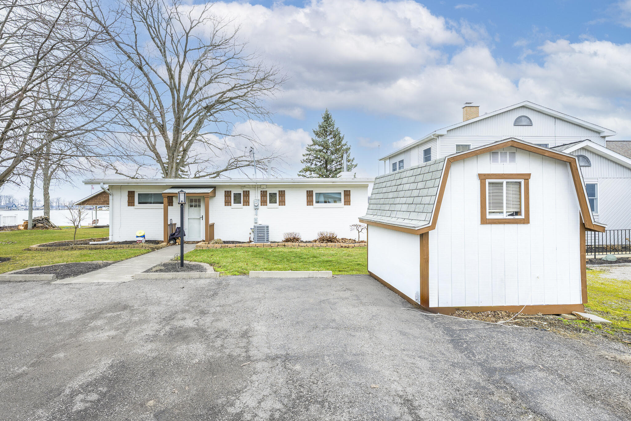 9833 Lake Breeze Drive, Belle Center, Ohio 43310