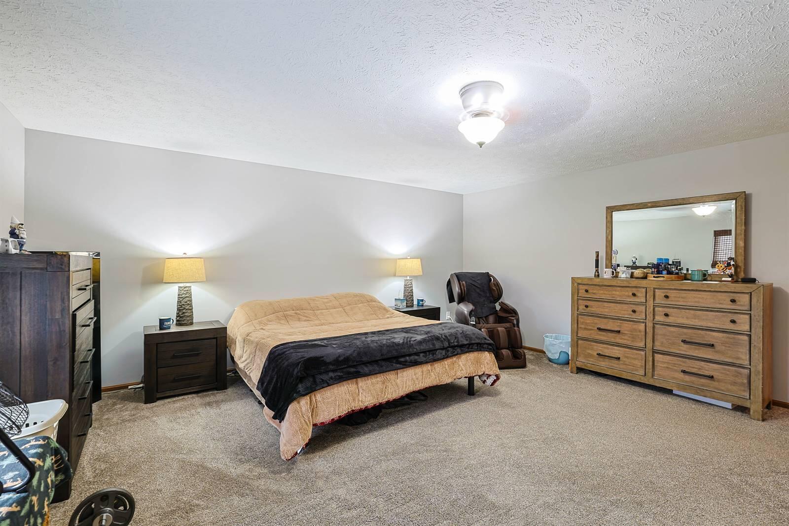 6745 Oakwood Lane, Huber Heights, Ohio 45424