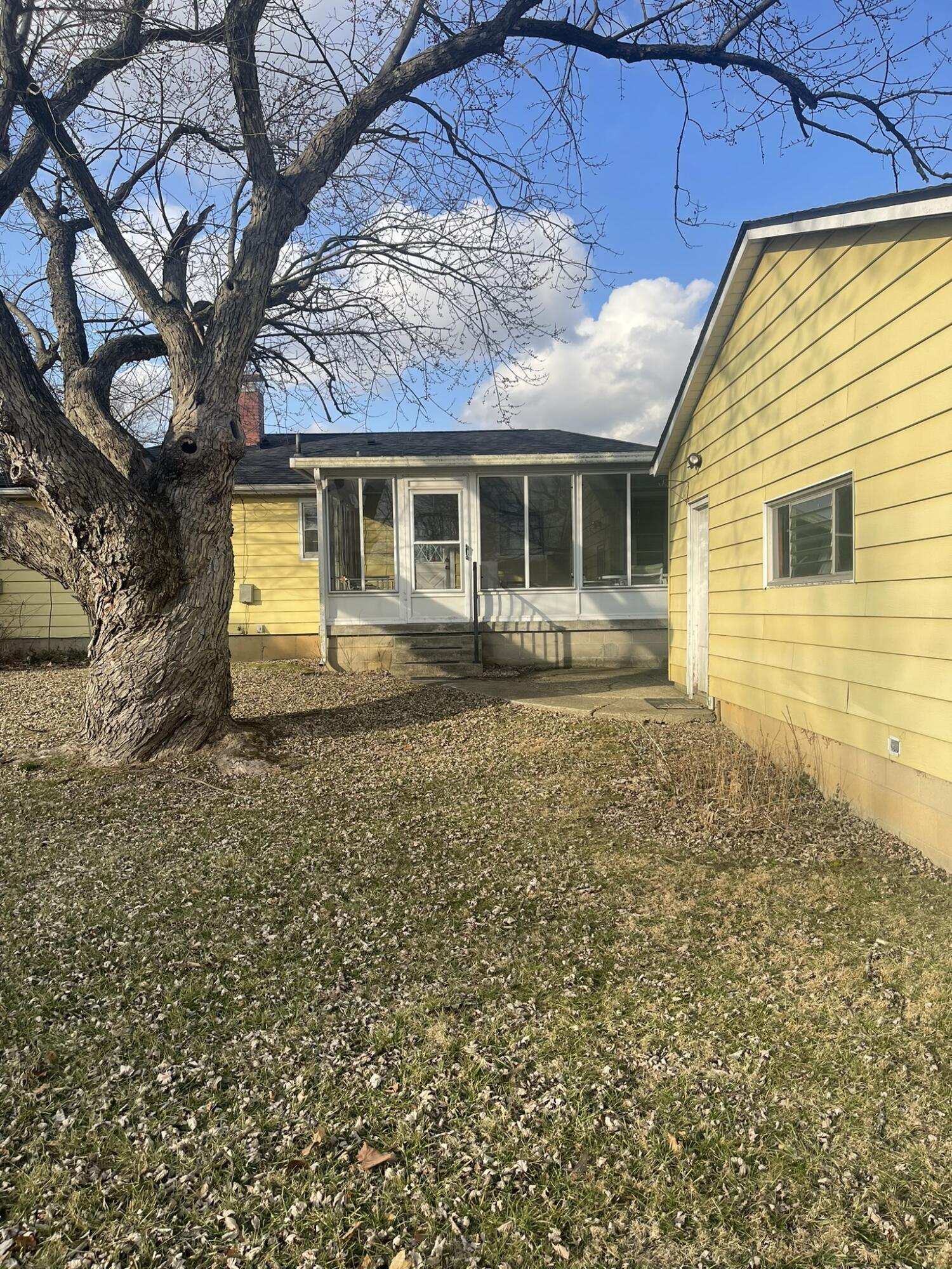 1621 Victory Drive, Springfield, Ohio 45505