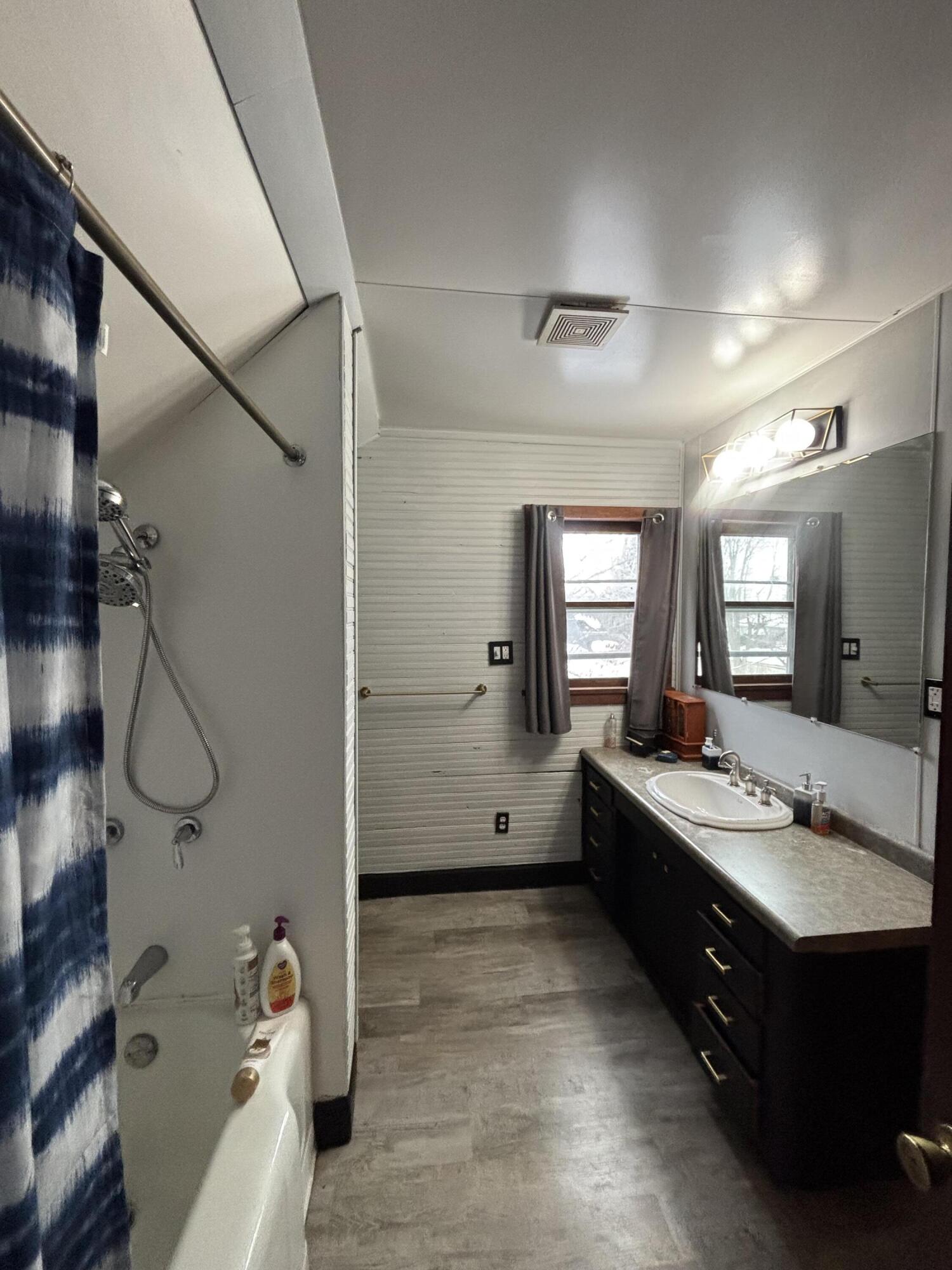 927 Wayne Street, Saint Marys, Ohio 45885