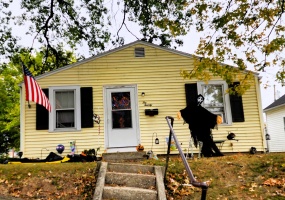 220 Augustus Street, Saint Marys, Ohio 45885, 2 Bedrooms Bedrooms, ,1 BathroomBathrooms,Residential,For Sale,Augustus,1042424