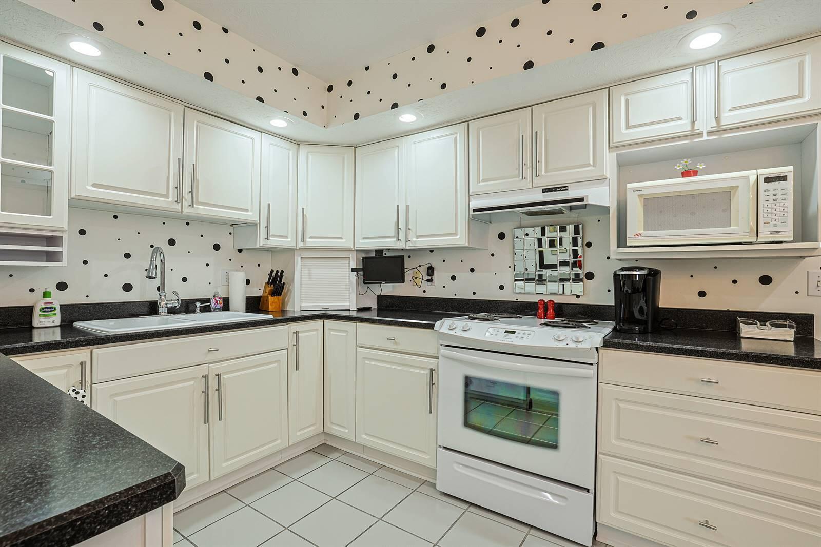 735 Chaucer Lane, Tipp City, Ohio 45371