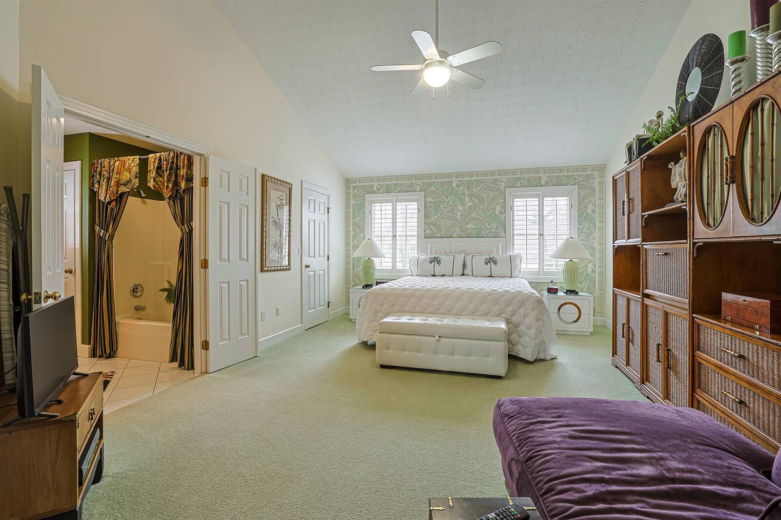 735 Chaucer Lane, Tipp City, Ohio 45371