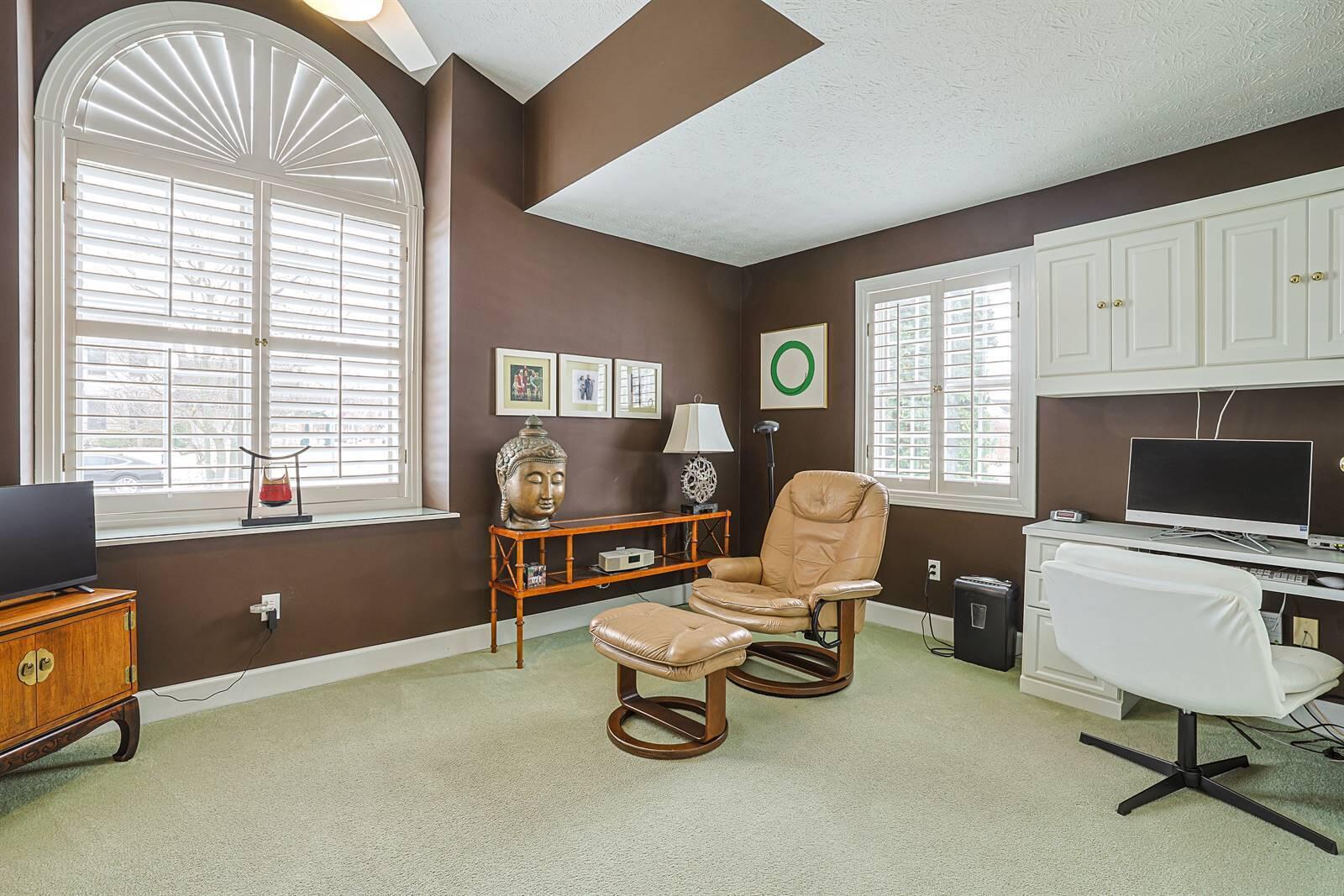 735 Chaucer Lane, Tipp City, Ohio 45371