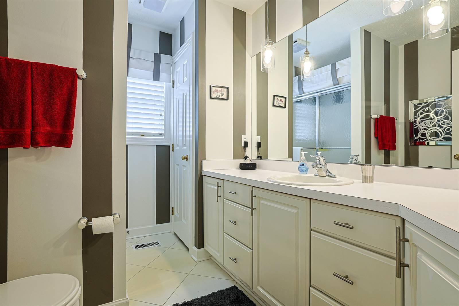 735 Chaucer Lane, Tipp City, Ohio 45371