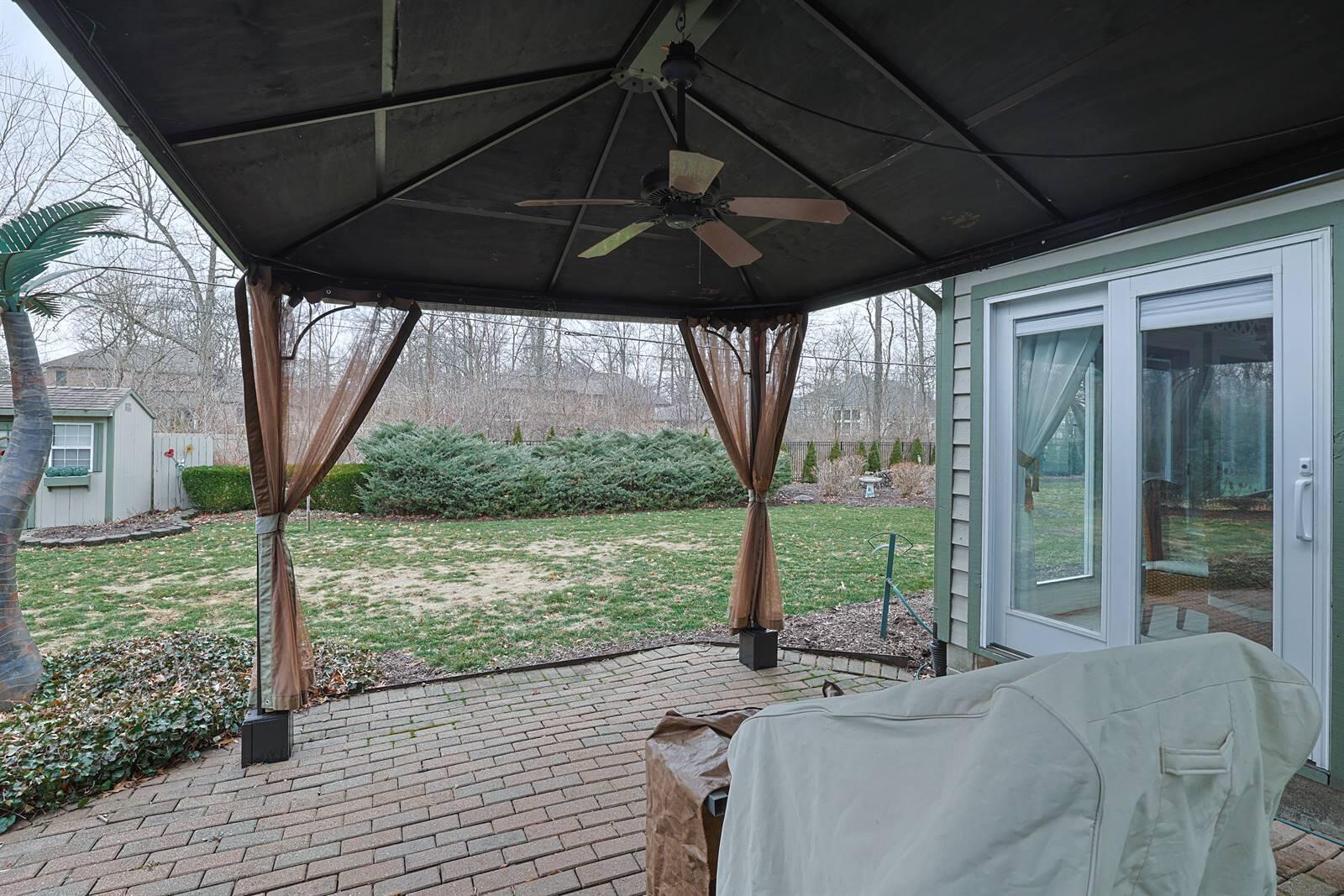 735 Chaucer Lane, Tipp City, Ohio 45371