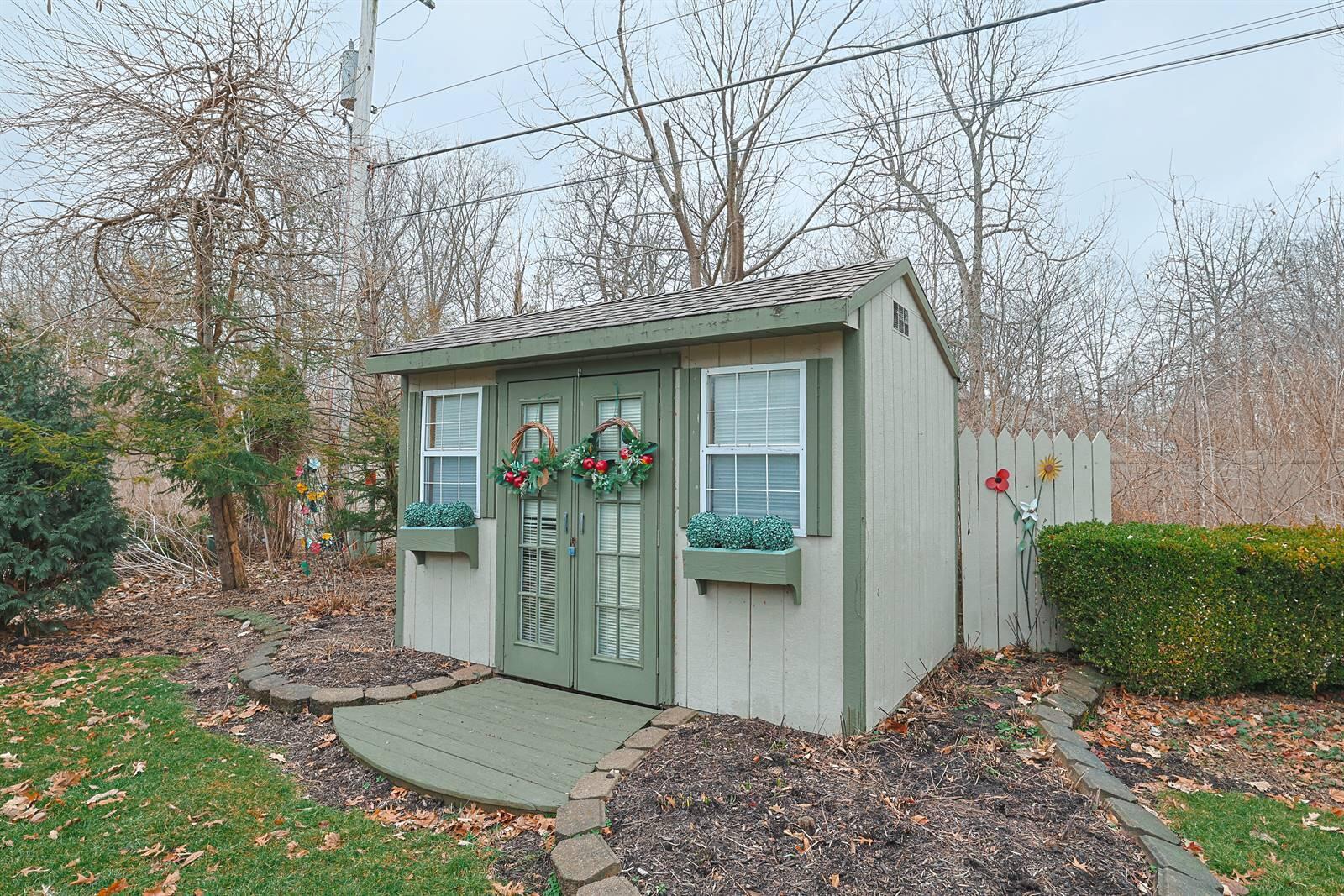 735 Chaucer Lane, Tipp City, Ohio 45371