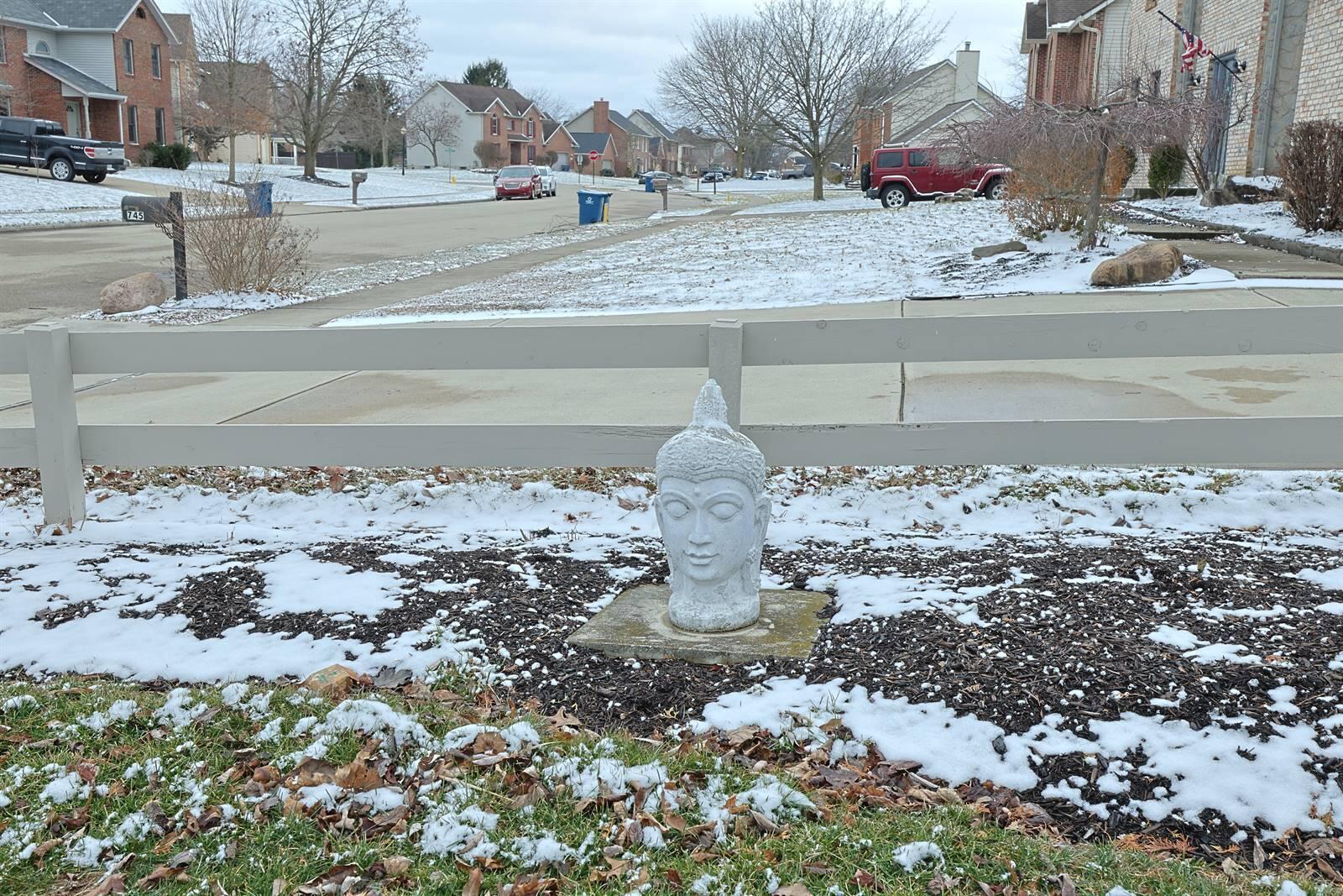 735 Chaucer Lane, Tipp City, Ohio 45371