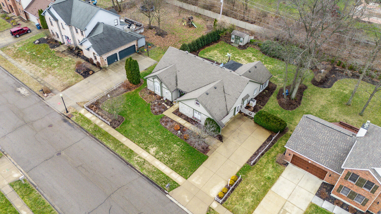 735 Chaucer Lane, Tipp City, Ohio 45371