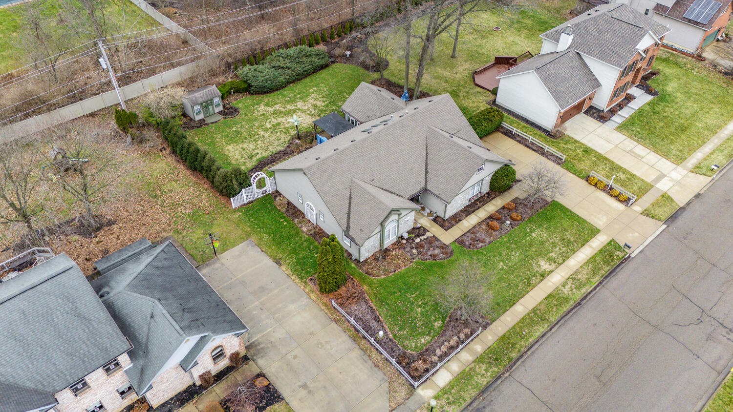 735 Chaucer Lane, Tipp City, Ohio 45371