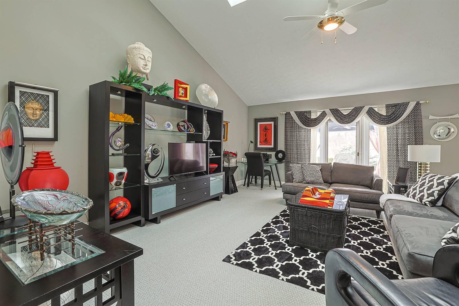 735 Chaucer Lane, Tipp City, Ohio 45371