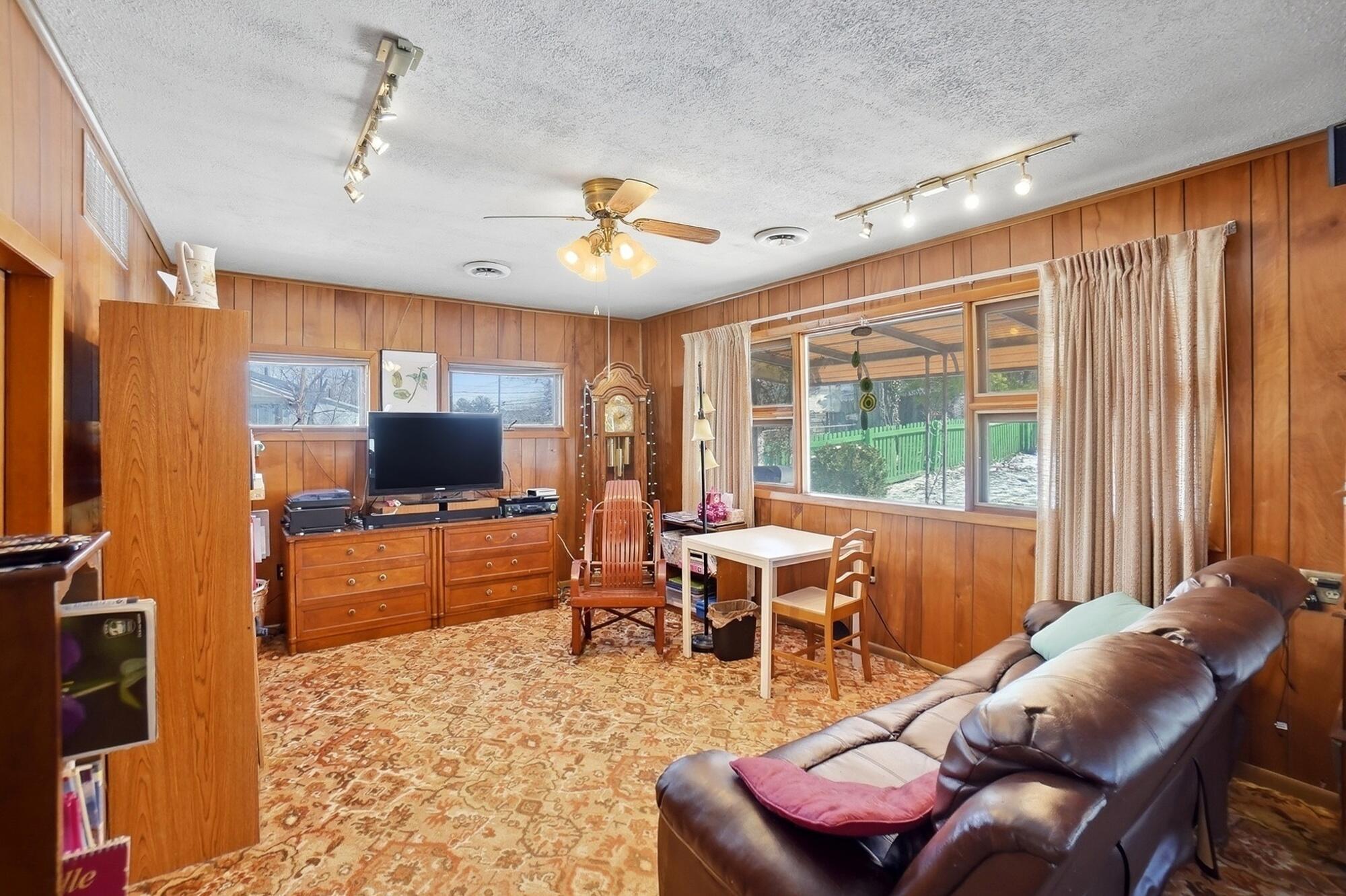 920 Oak Street, Springfield, Ohio 45505