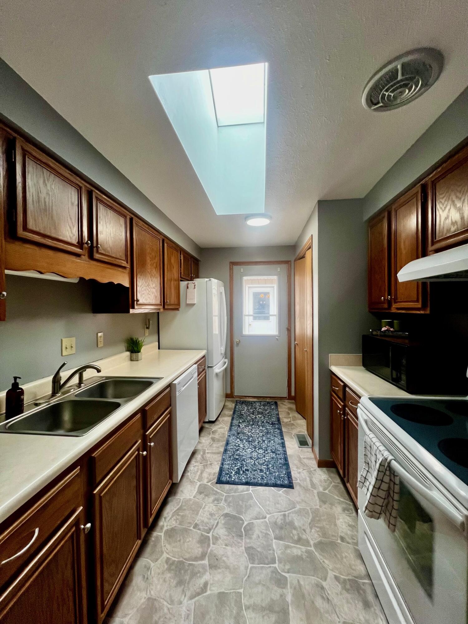 4577 Reno Lane, Springfield, Ohio 45503