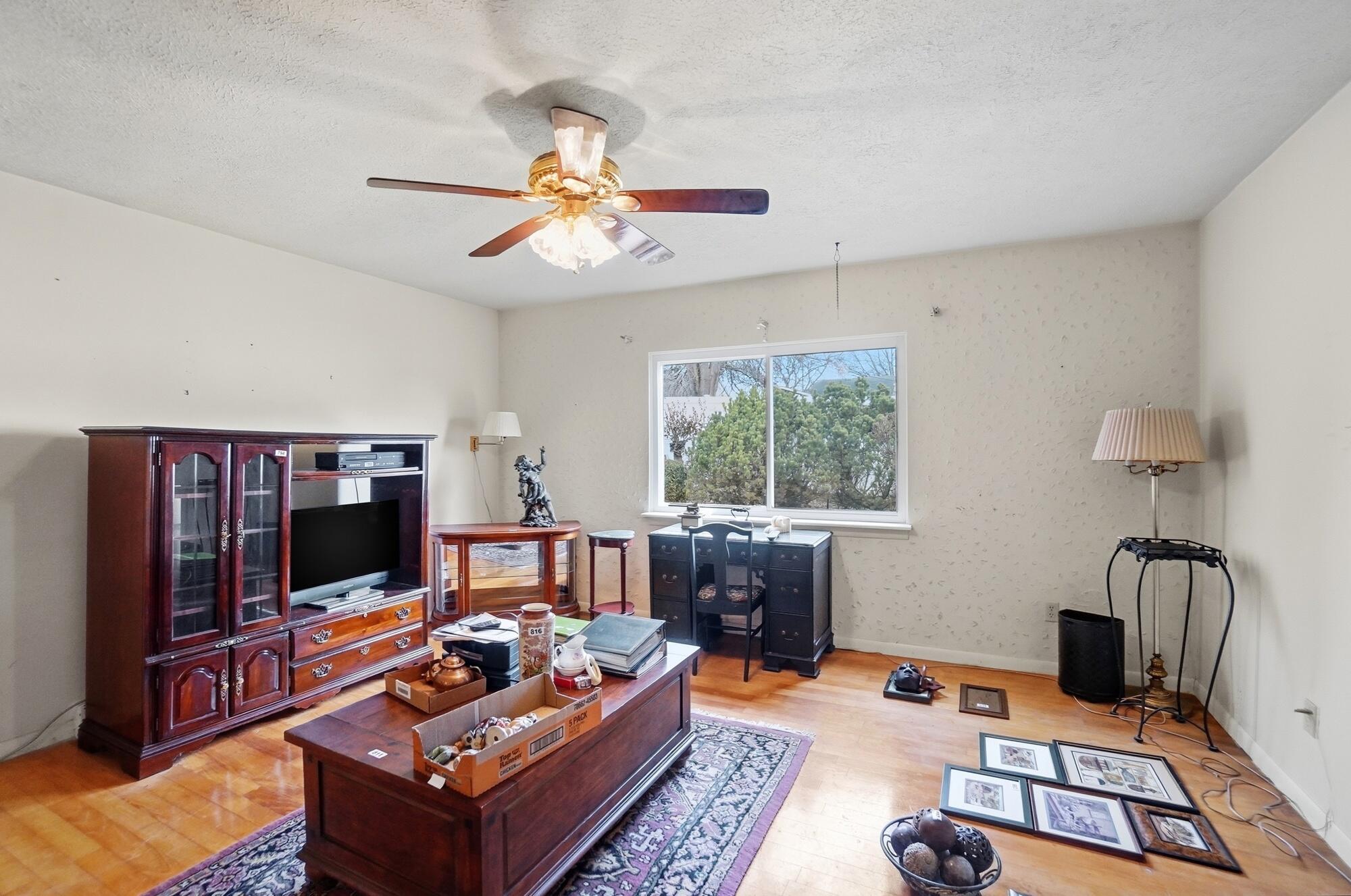 1516 Hyannis Drive, Springfield, Ohio 45503