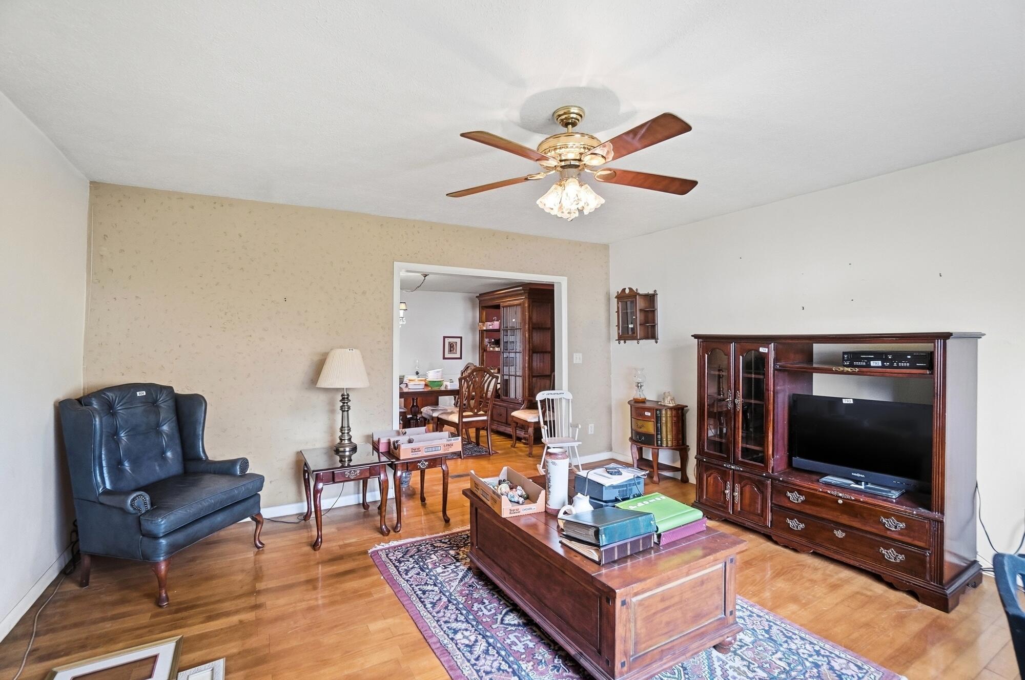 1516 Hyannis Drive, Springfield, Ohio 45503