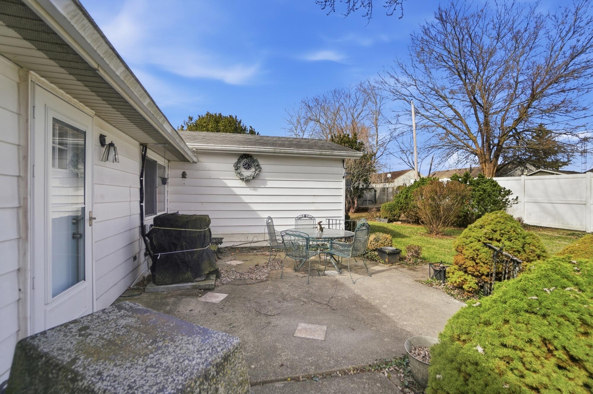 1516 Hyannis Drive, Springfield, Ohio 45503