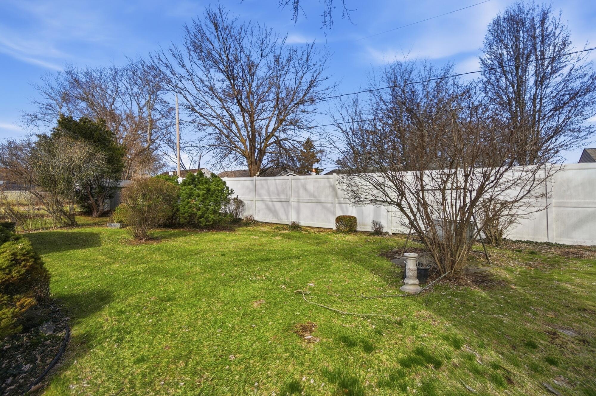 1516 Hyannis Drive, Springfield, Ohio 45503