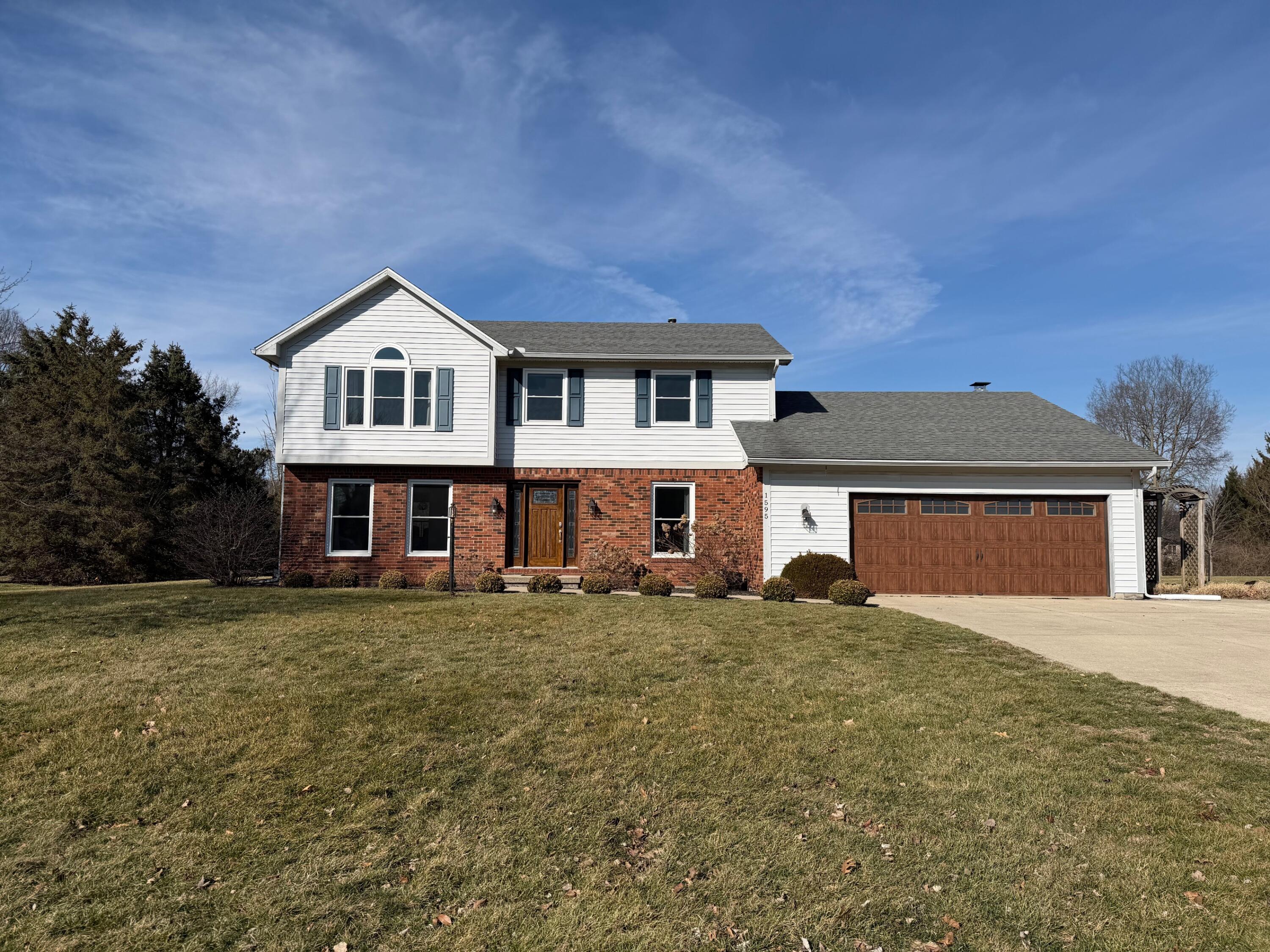 1595 Fox Run, Troy, Ohio 45373