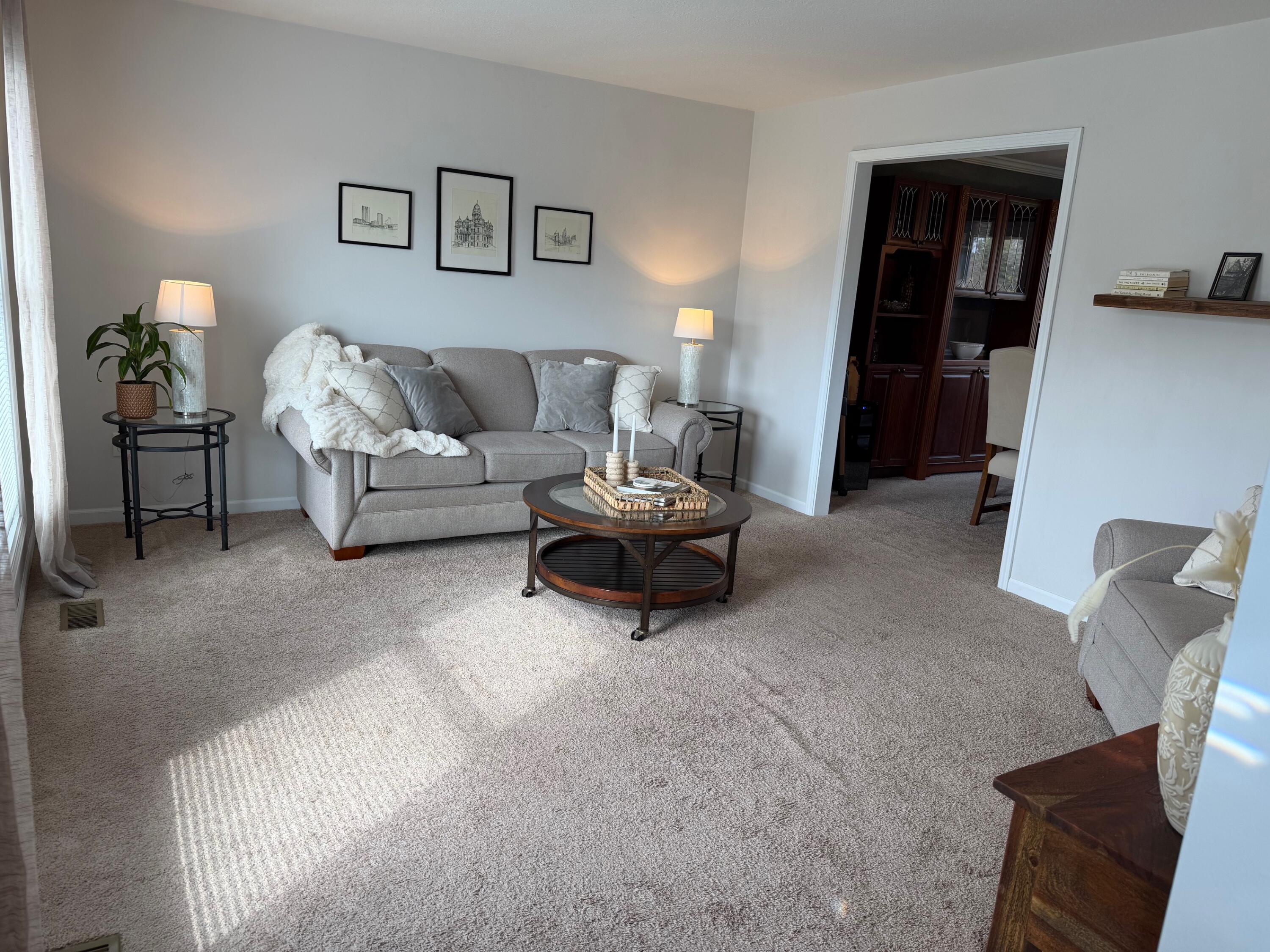 1595 Fox Run, Troy, Ohio 45373