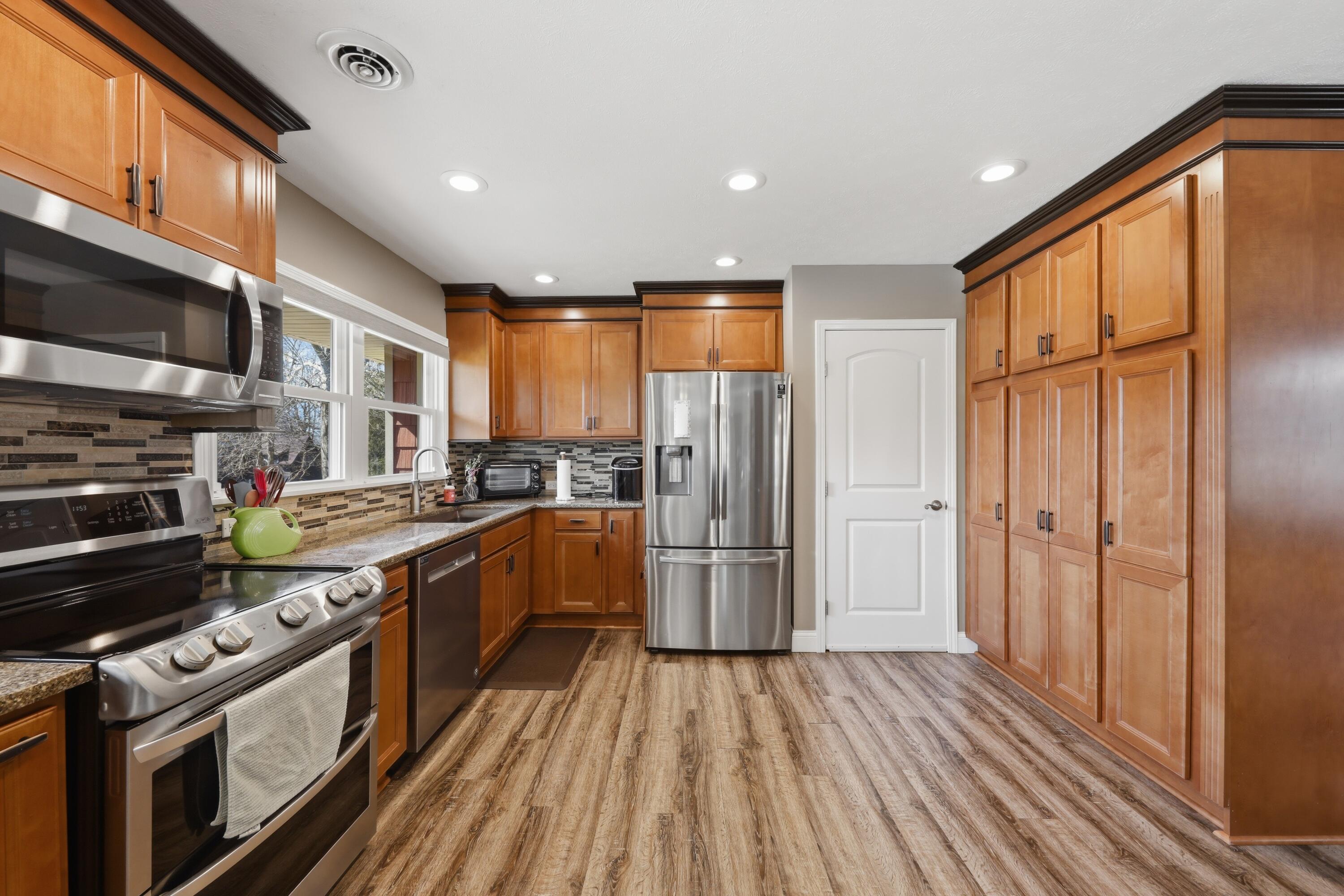 648 Tanglewood Drive, Springfield, Ohio 45504