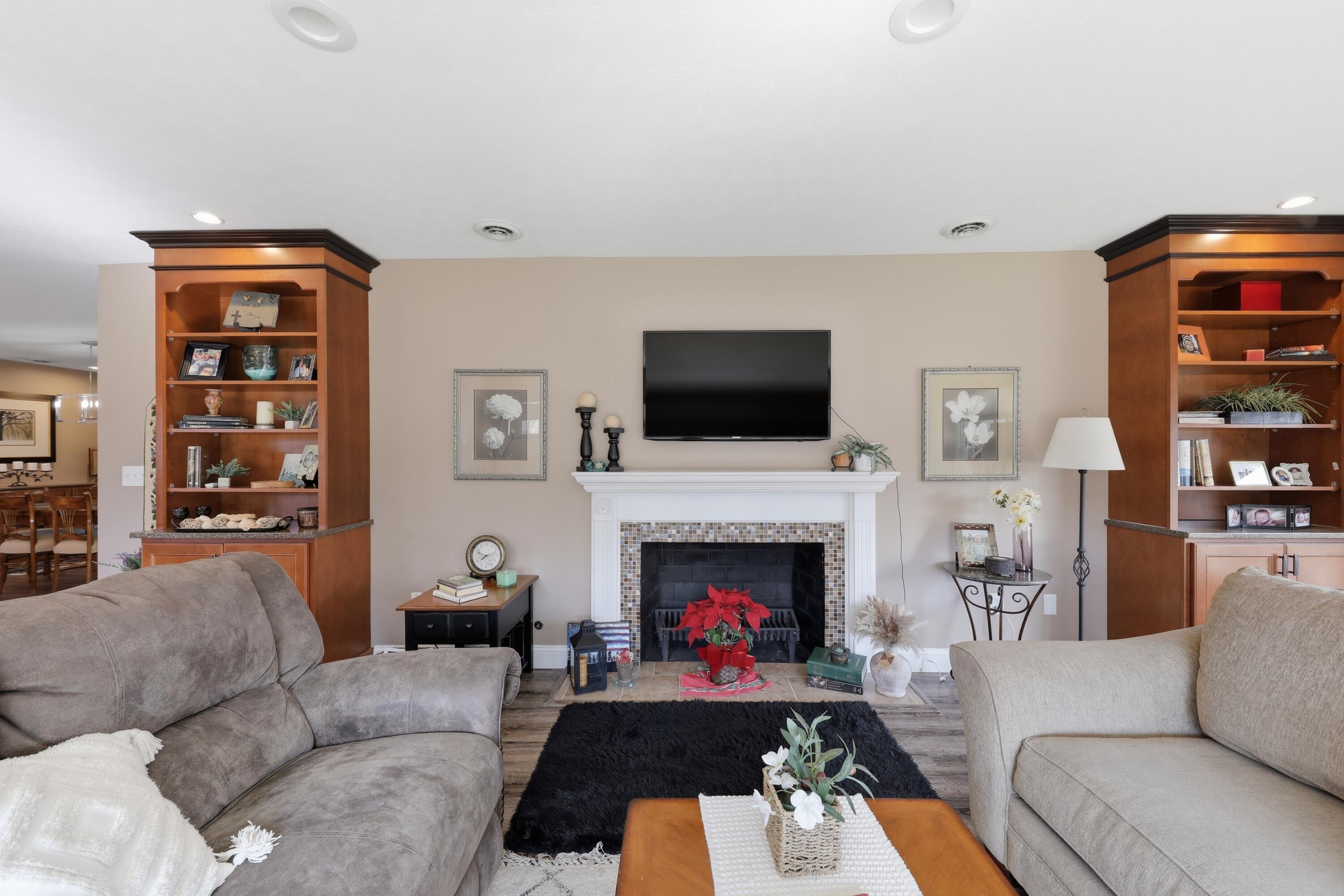 648 Tanglewood Drive, Springfield, Ohio 45504