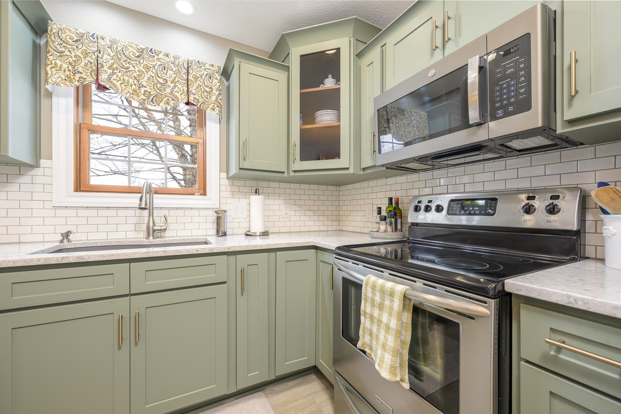 1447 Hickory Gate Drive, Marysville, Ohio 43040