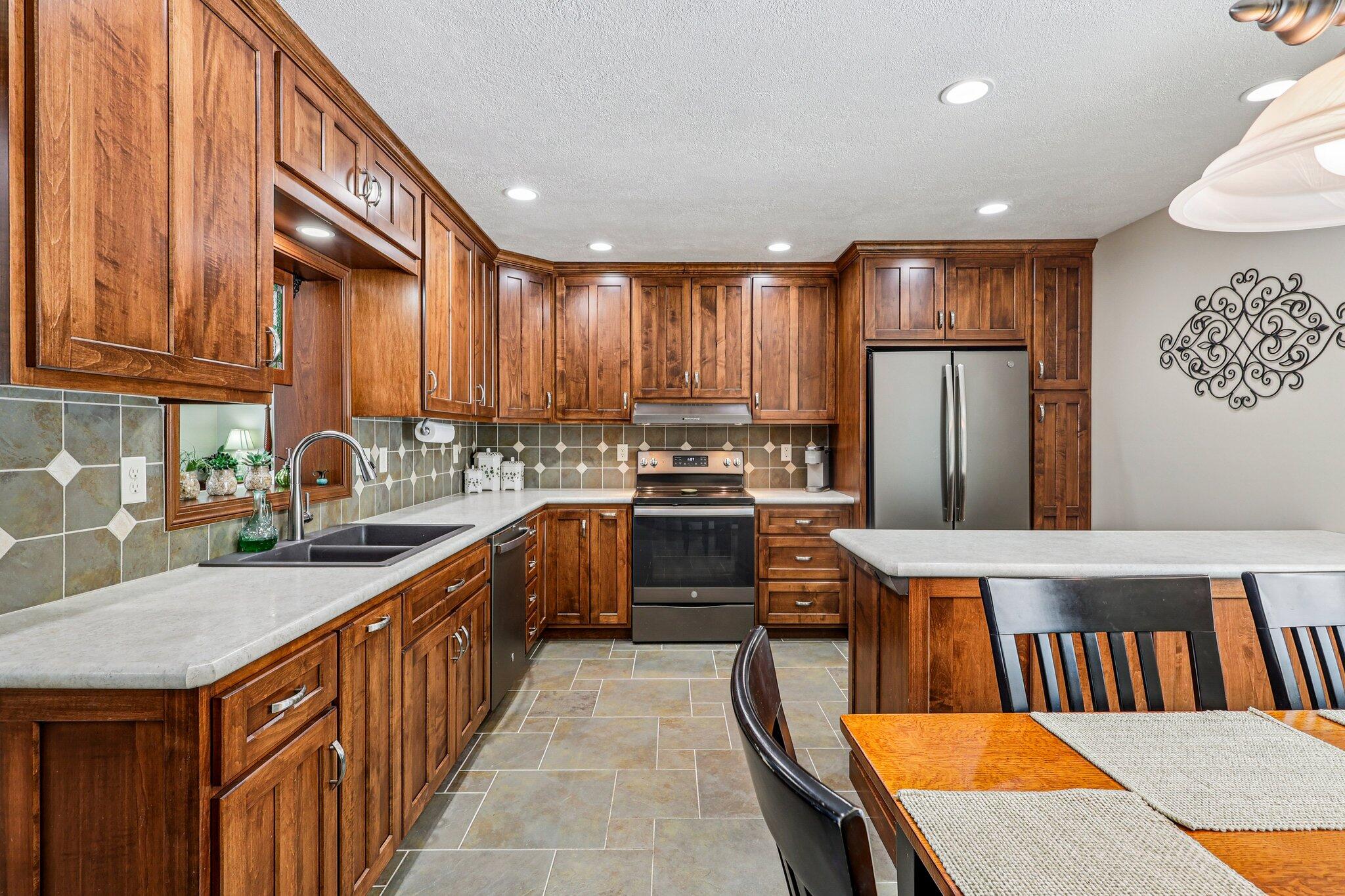 1102 Main Drive, Greenville, Ohio 45331