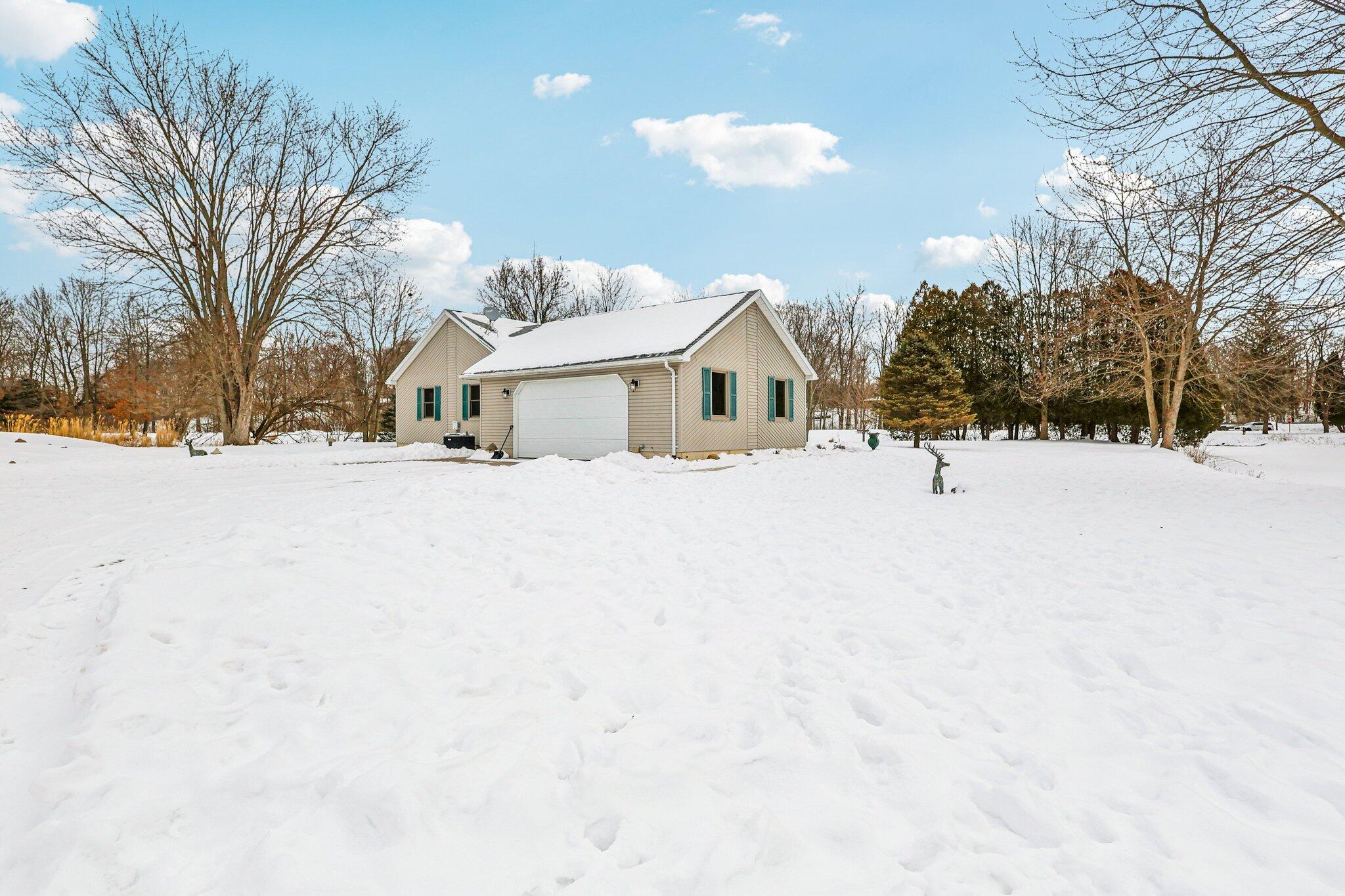 1102 Main Drive, Greenville, Ohio 45331