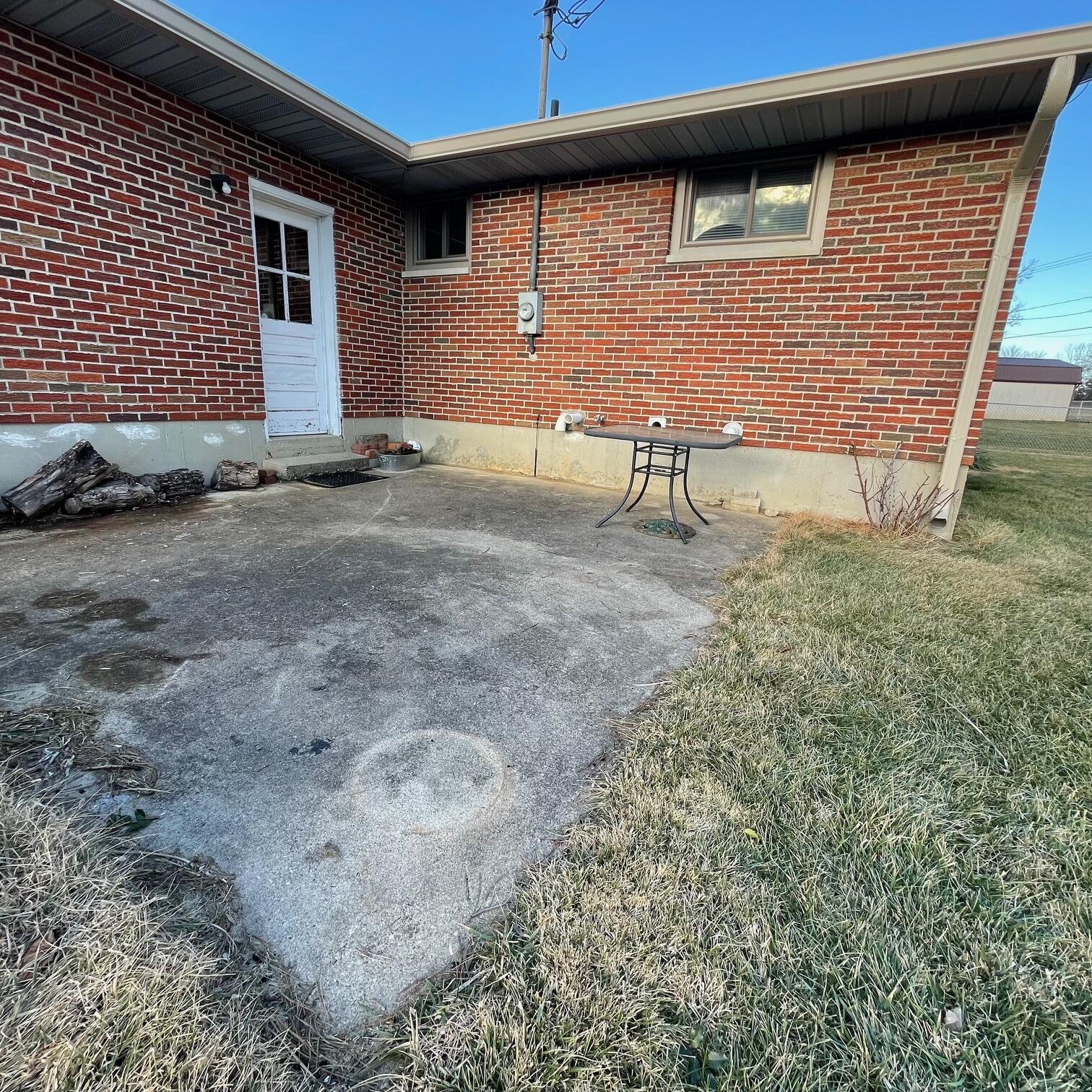 1921 Elaina Drive, Springfield, Ohio 45503