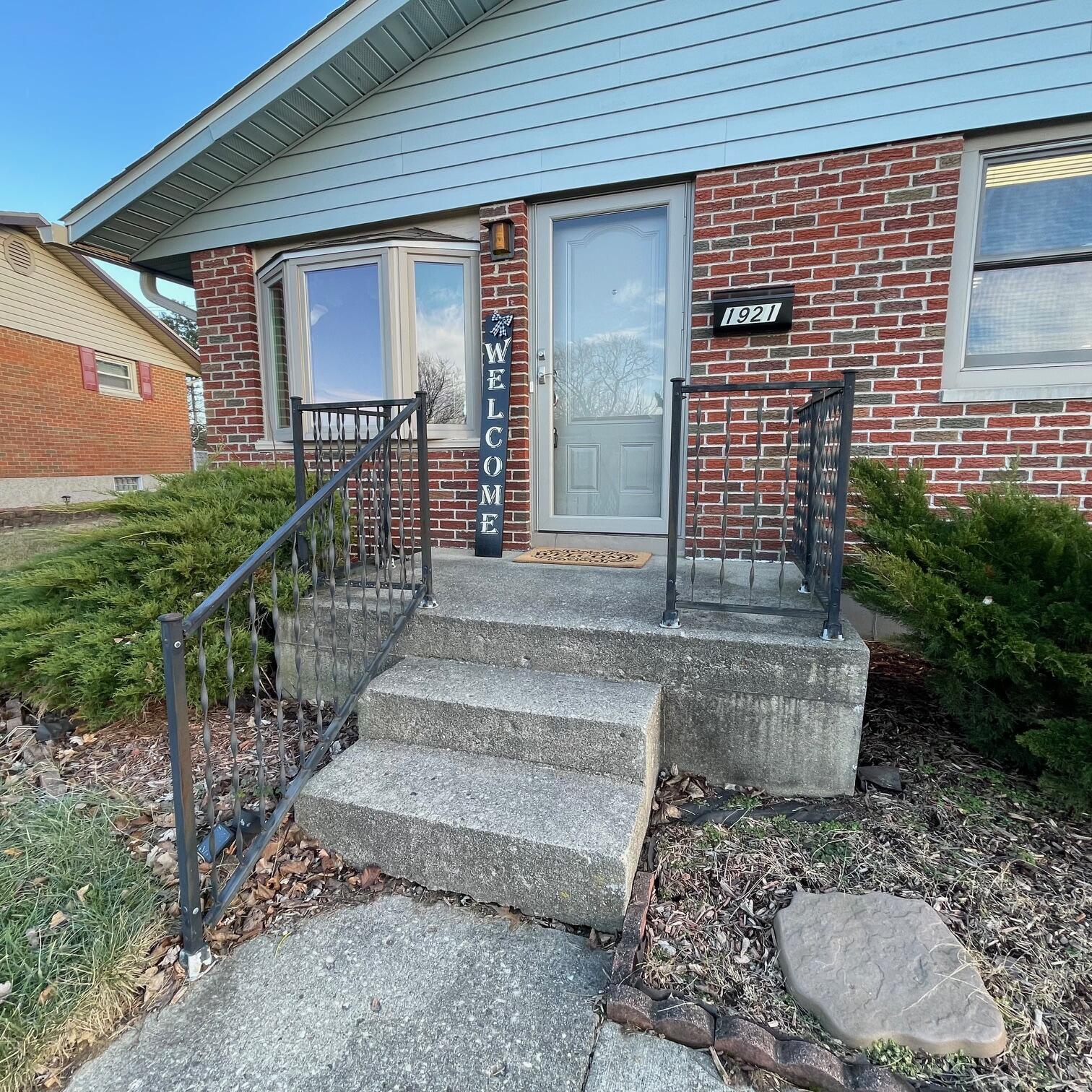 1921 Elaina Drive, Springfield, Ohio 45503