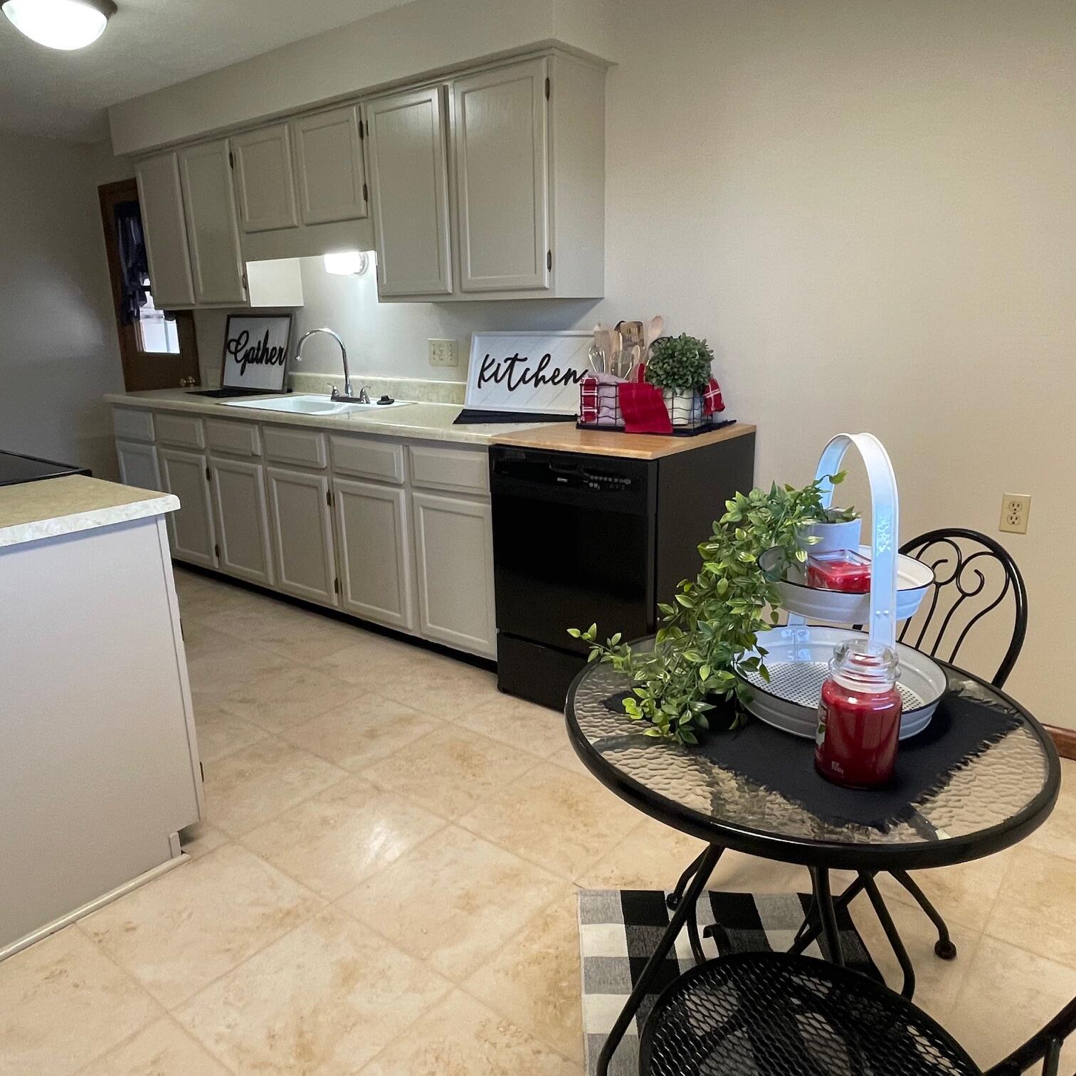 1921 Elaina Drive, Springfield, Ohio 45503