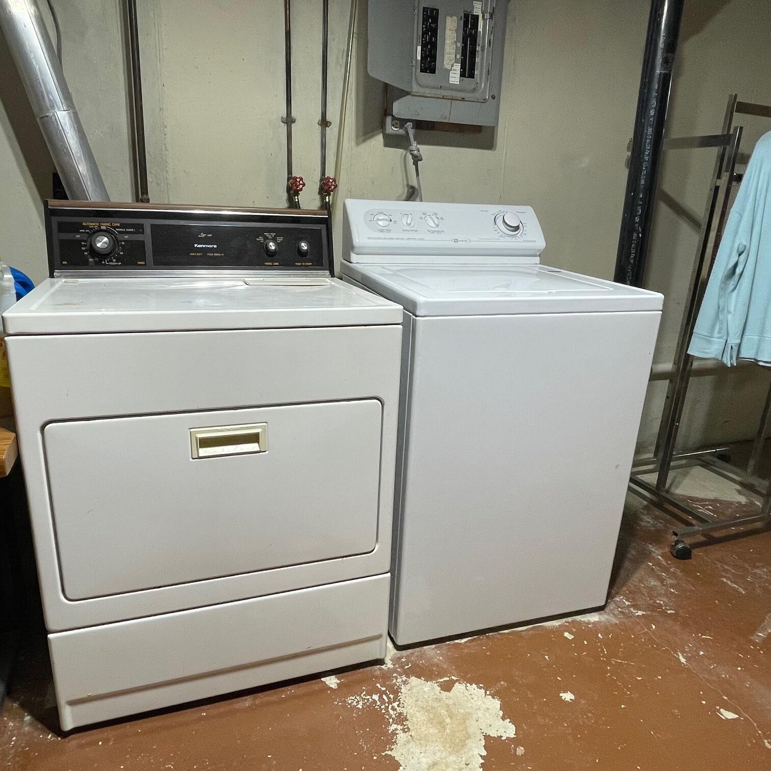 1921 Elaina Drive, Springfield, Ohio 45503