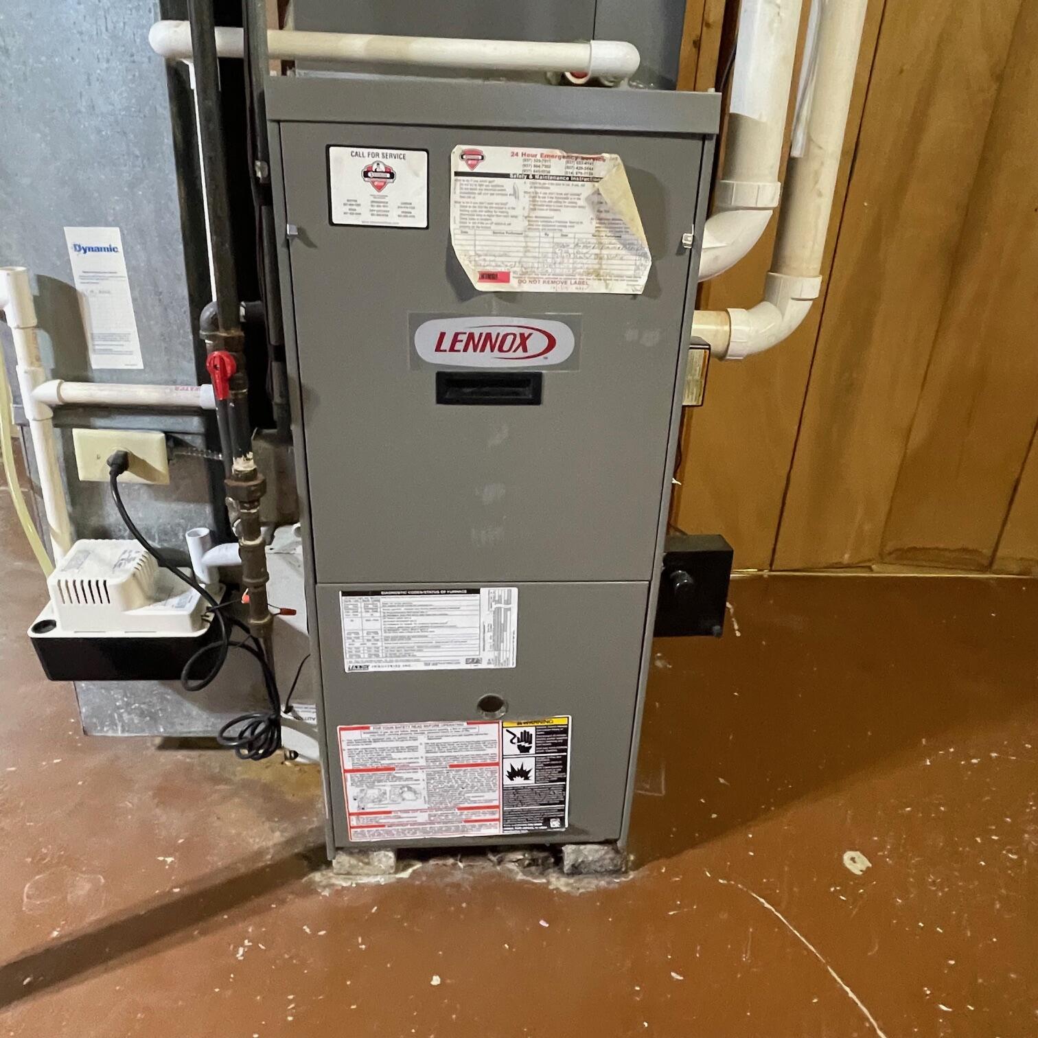 1921 Elaina Drive, Springfield, Ohio 45503