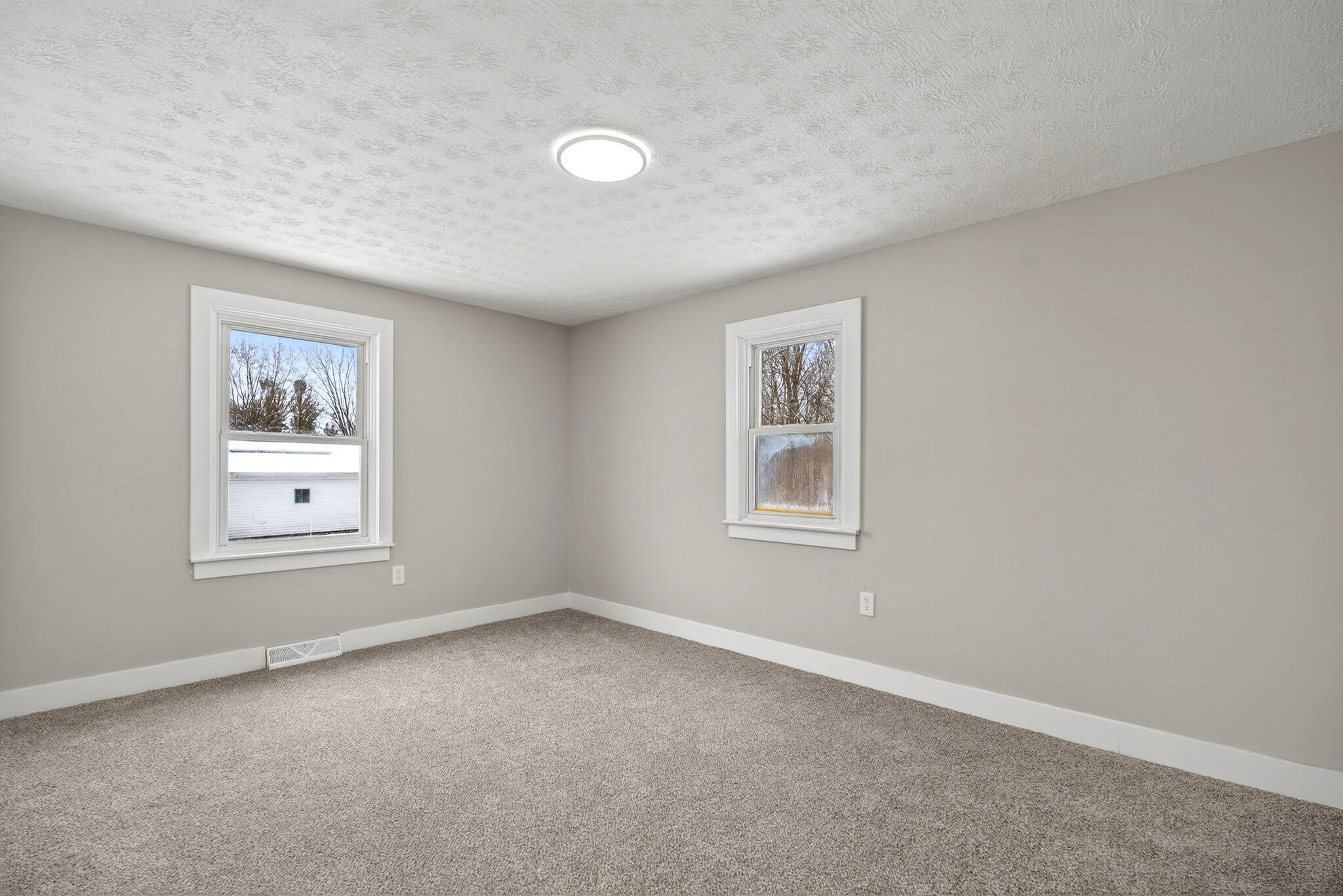 9475 National Road, New Carlisle, Ohio 45344