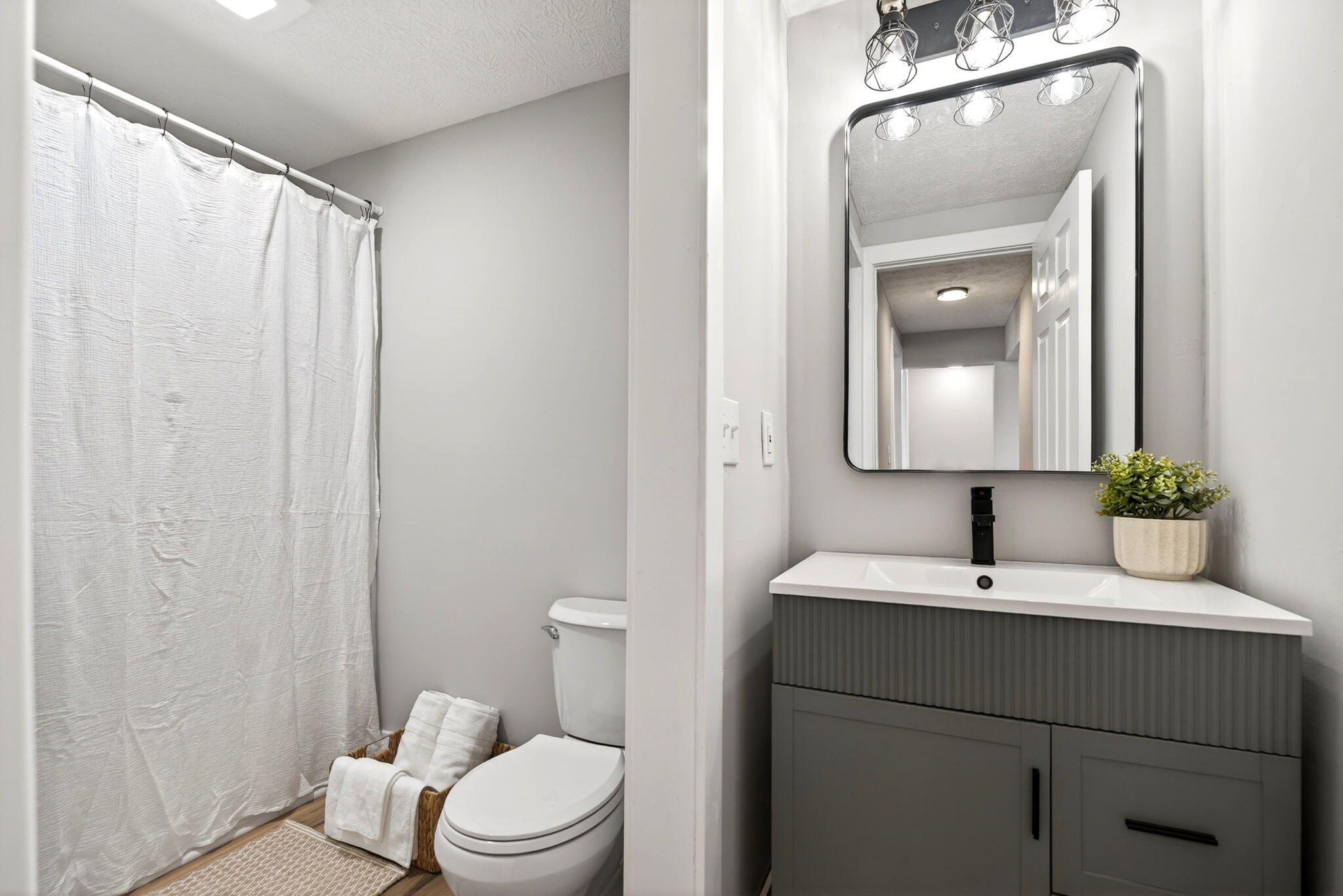 9475 National Road, New Carlisle, Ohio 45344