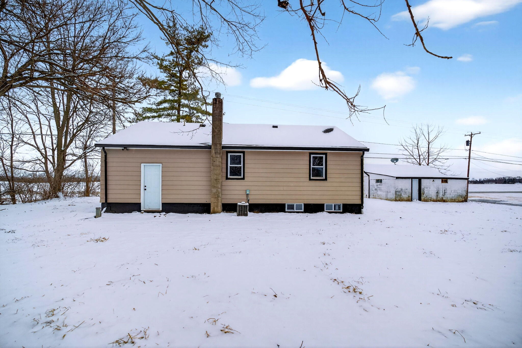 9475 National Road, New Carlisle, Ohio 45344