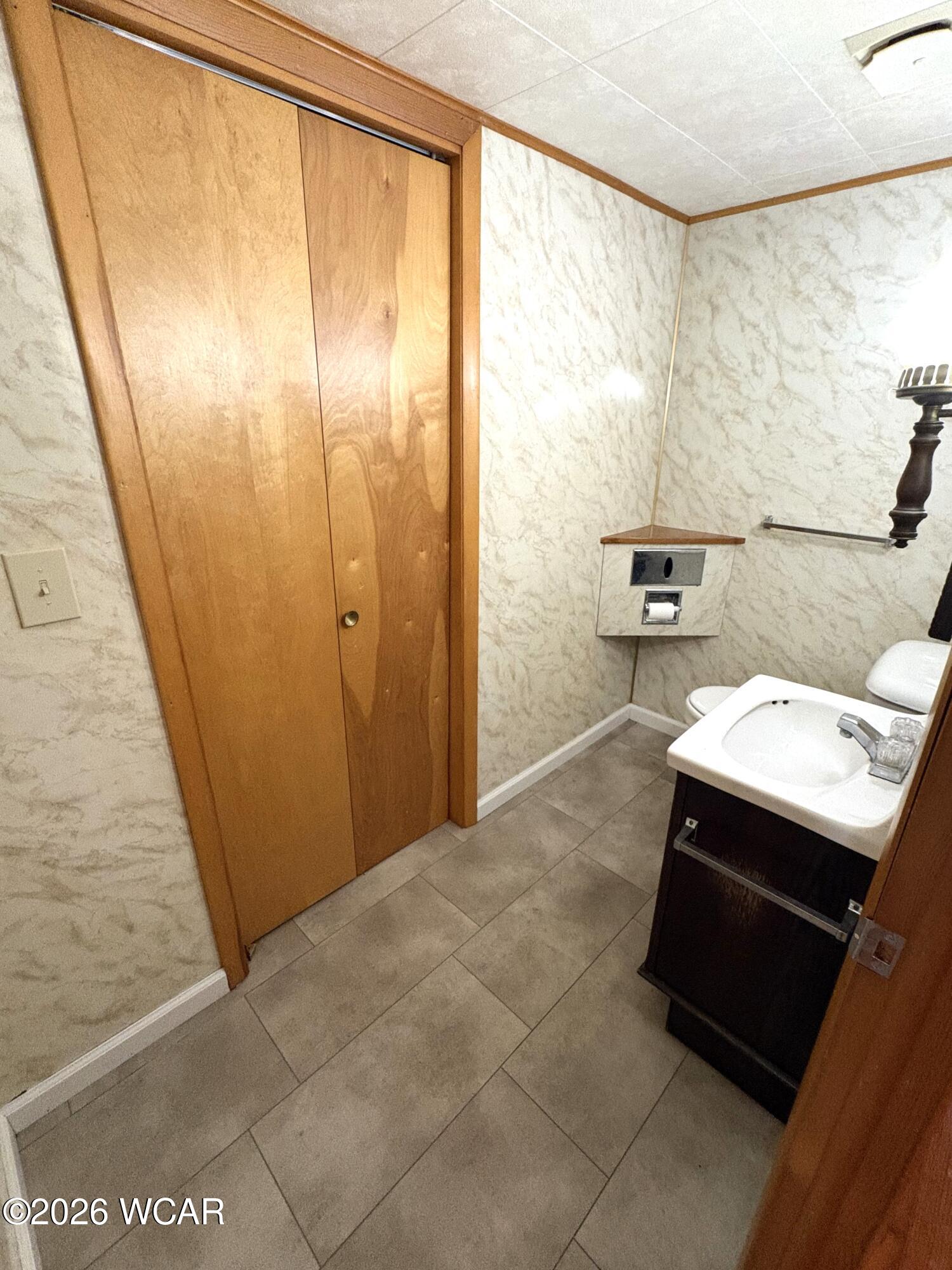 327 North Avenue, Ada, Ohio