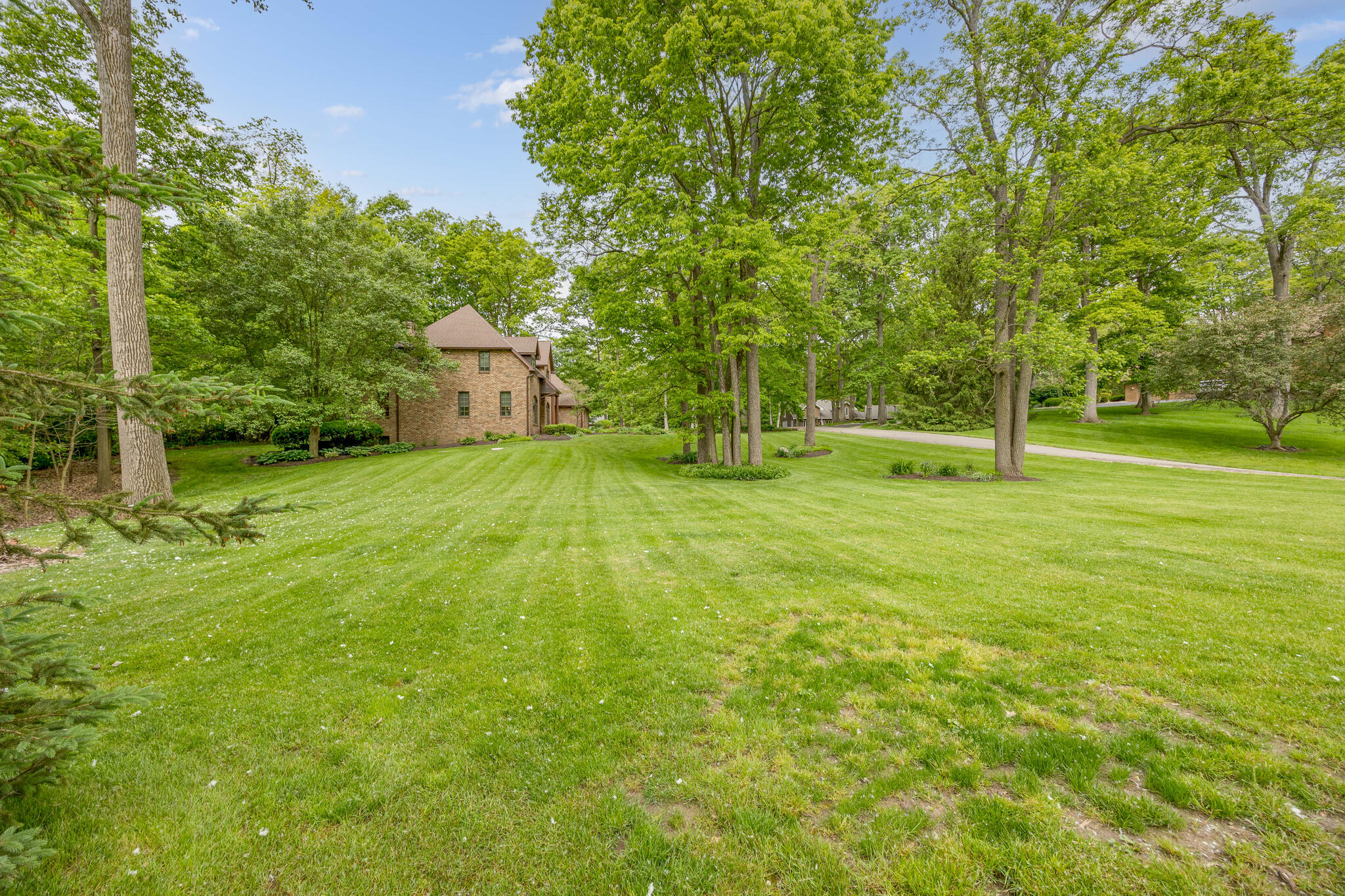 129 Tanglewood Drive, West Liberty, Ohio 43357