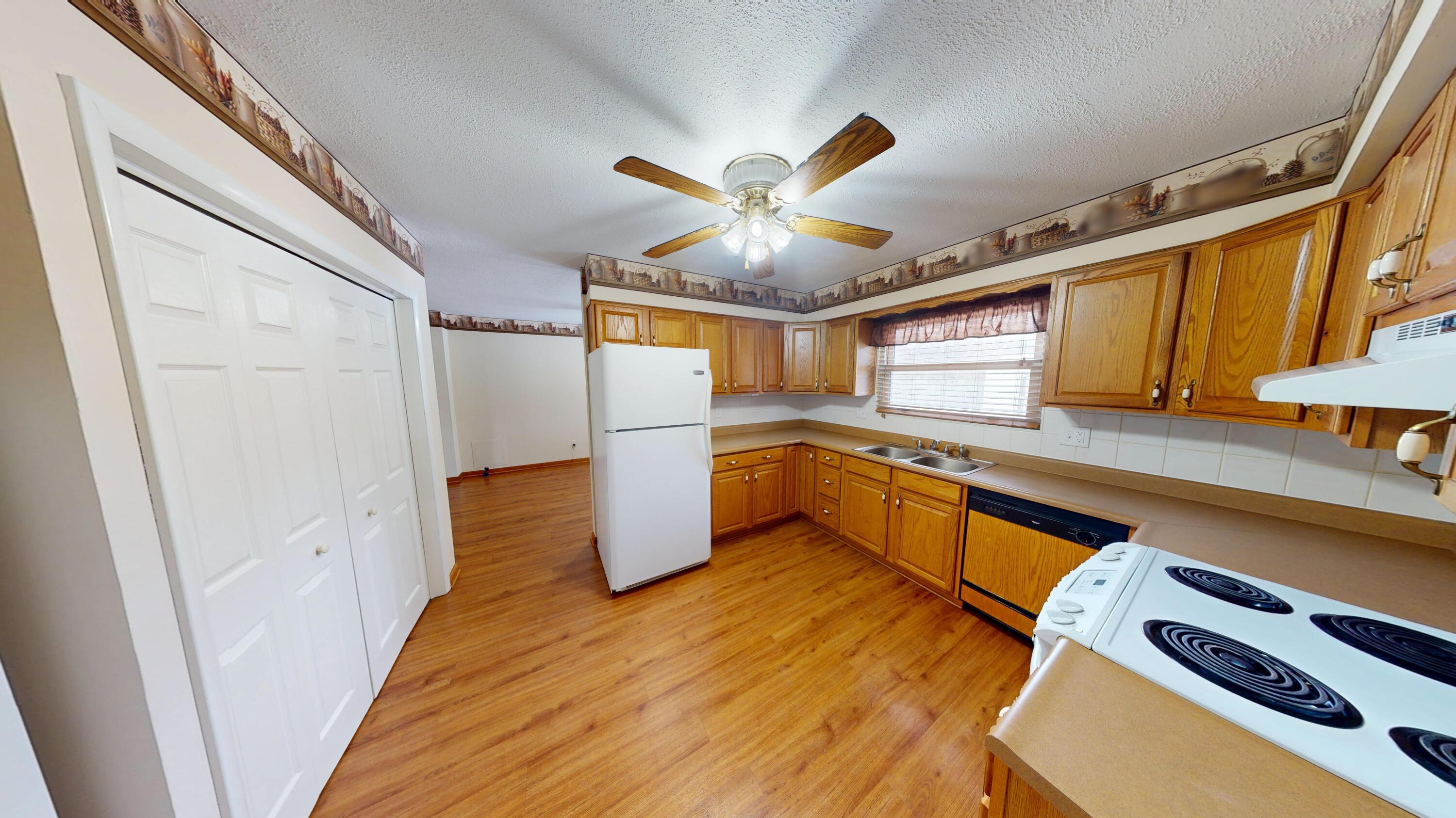 213 Porter Drive, Englewood, Ohio 45322