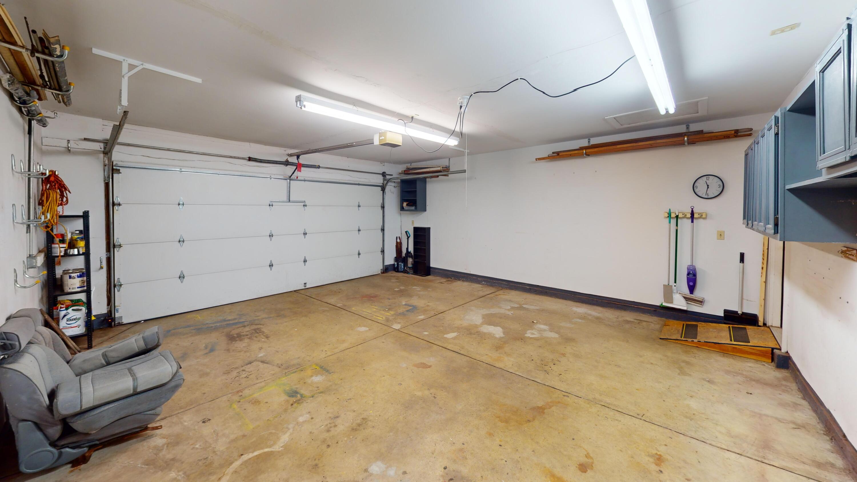 213 Porter Drive, Englewood, Ohio 45322