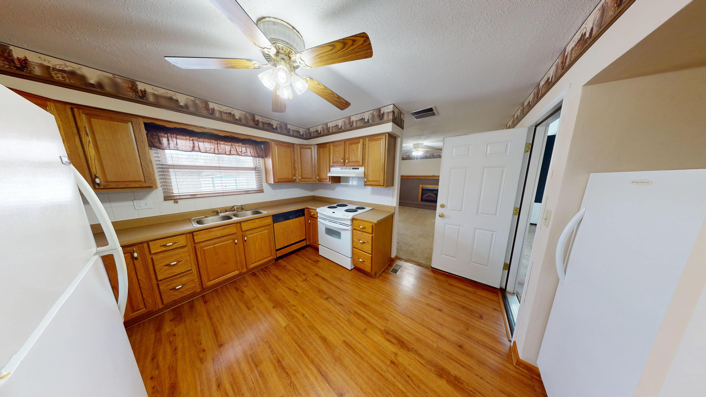 213 Porter Drive, Englewood, Ohio 45322