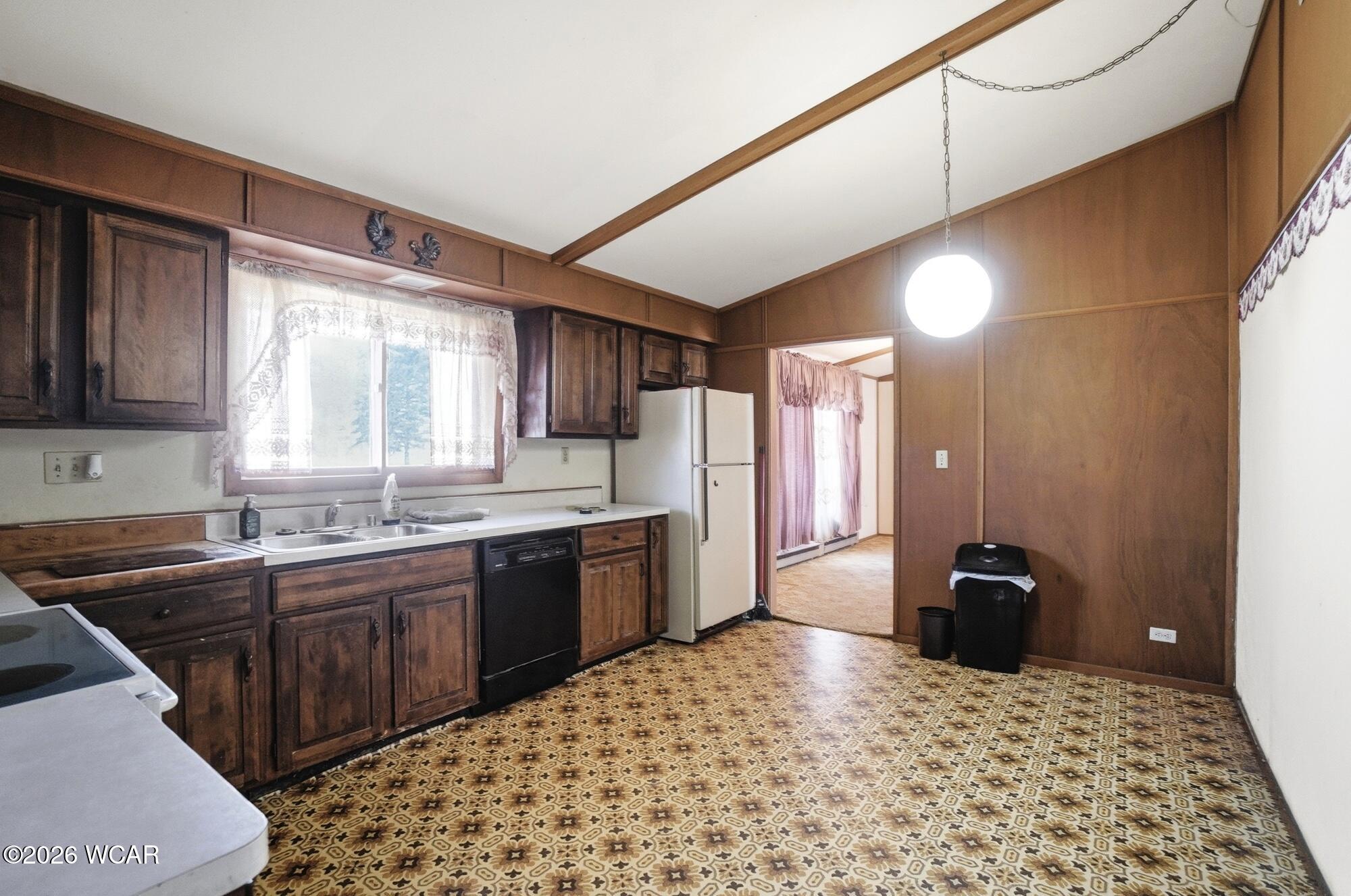 523 Jackson Street, Middle Point, Ohio