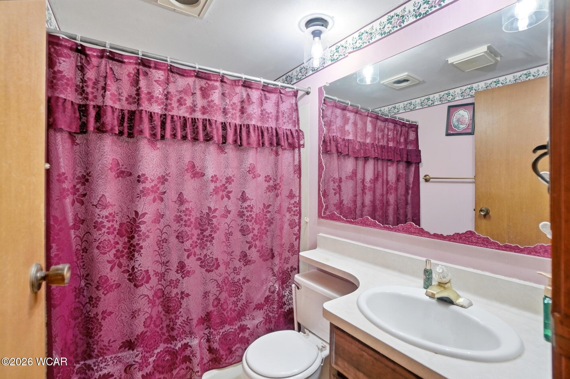 523 Jackson Street, Middle Point, Ohio