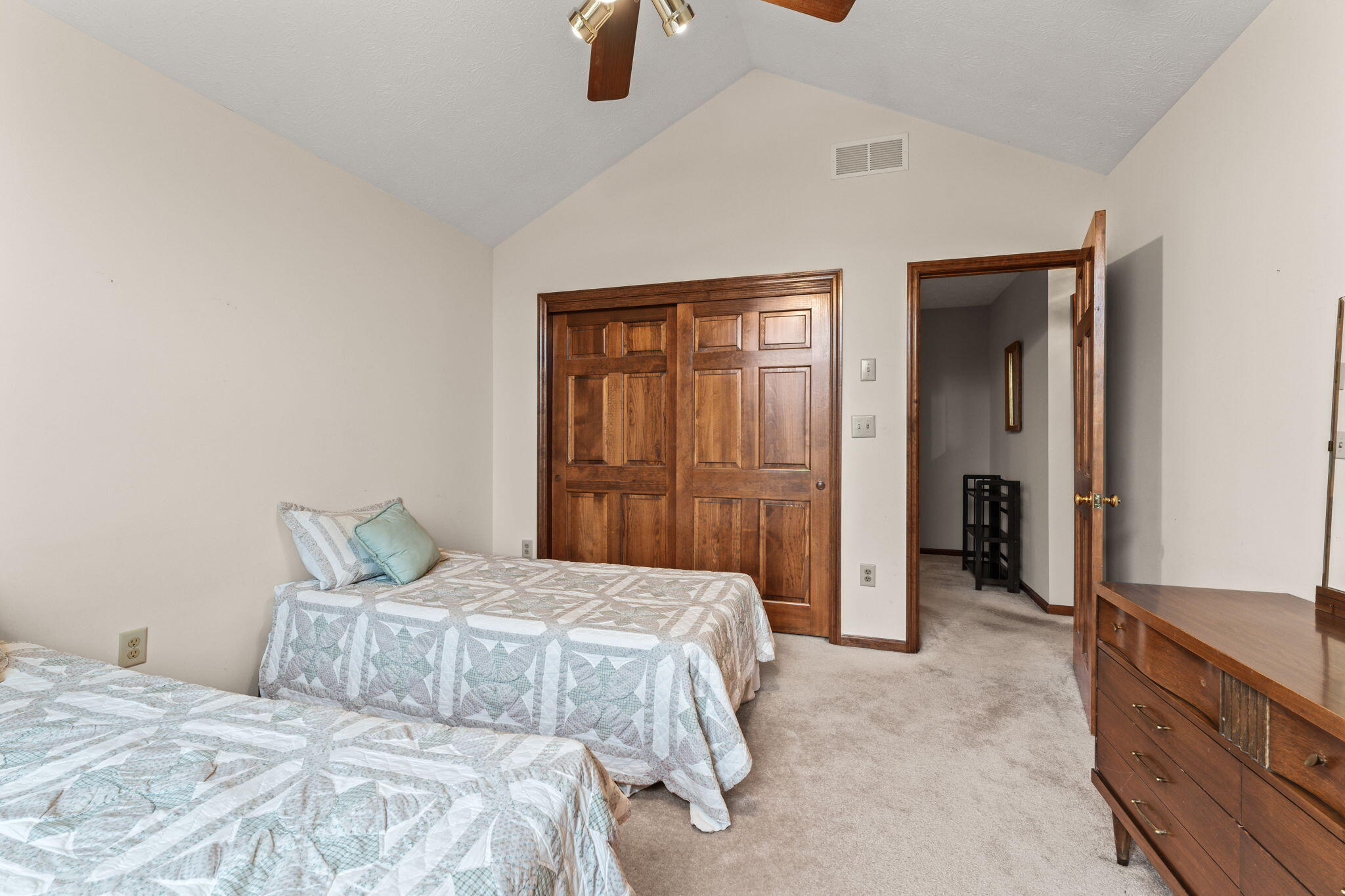 5700 Swan Drive, Clayton, Ohio 45315