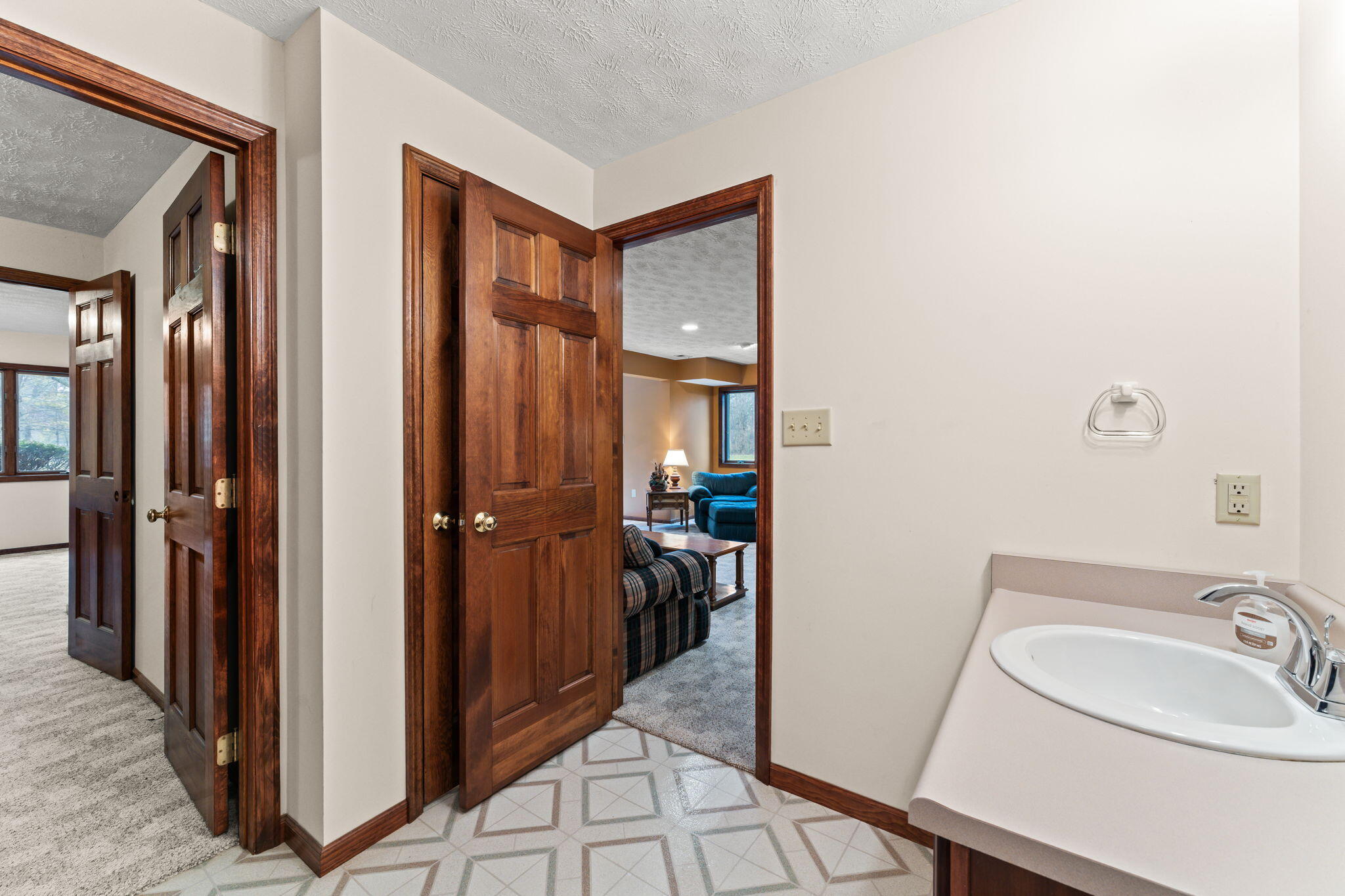 5700 Swan Drive, Clayton, Ohio 45315