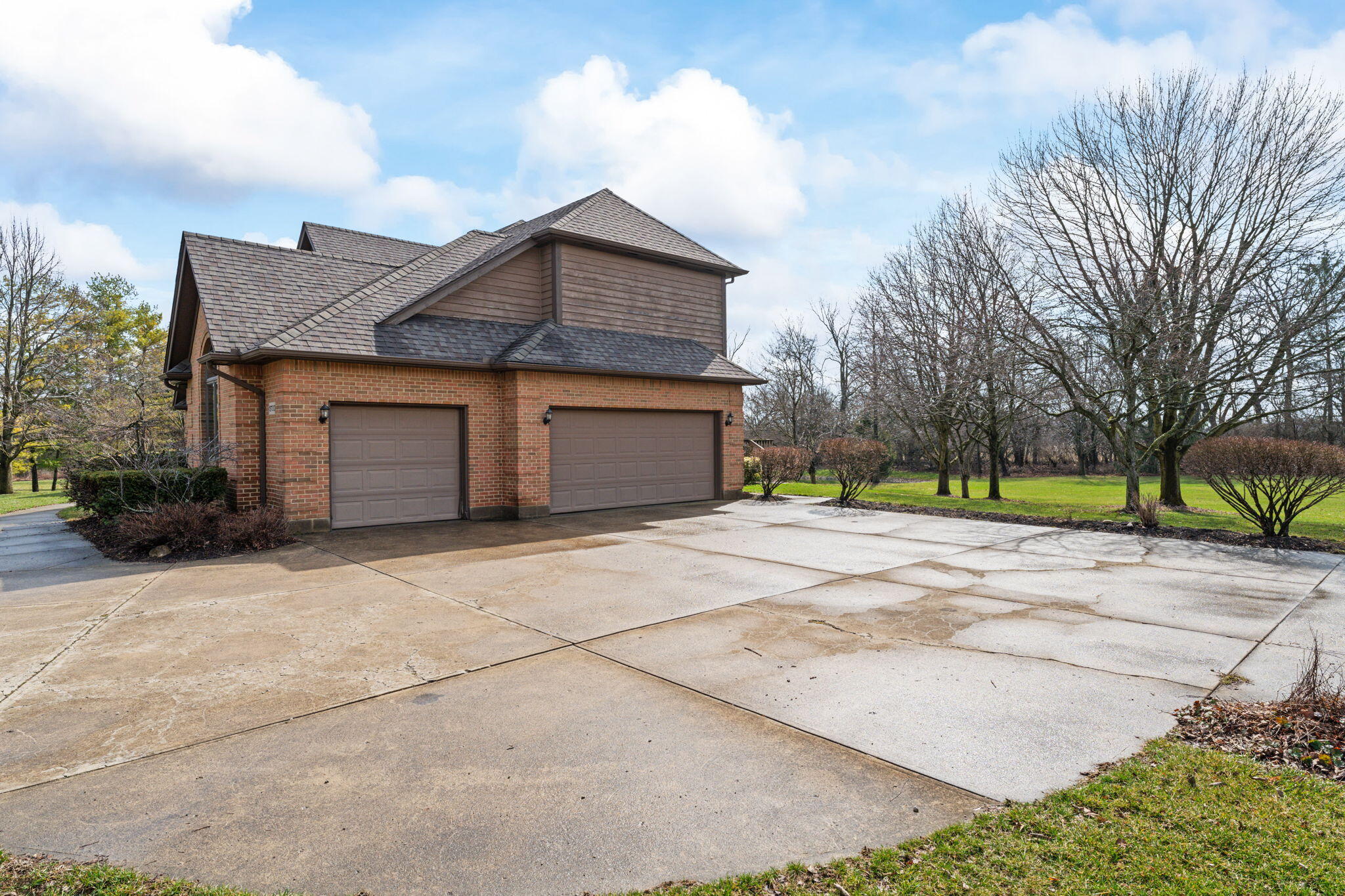 5700 Swan Drive, Clayton, Ohio 45315