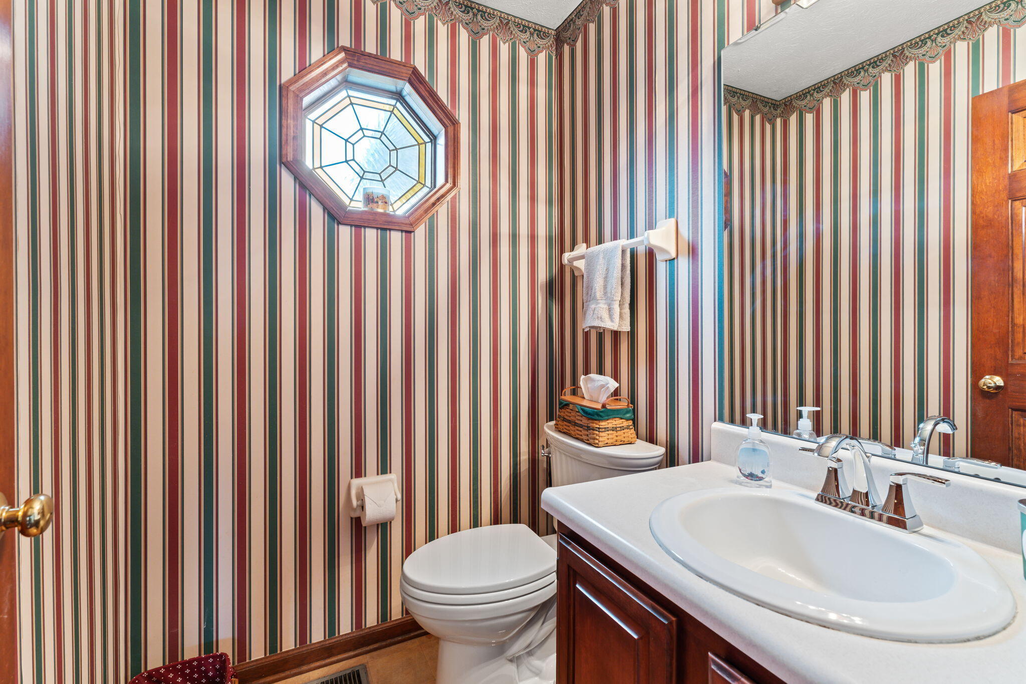 5700 Swan Drive, Clayton, Ohio 45315