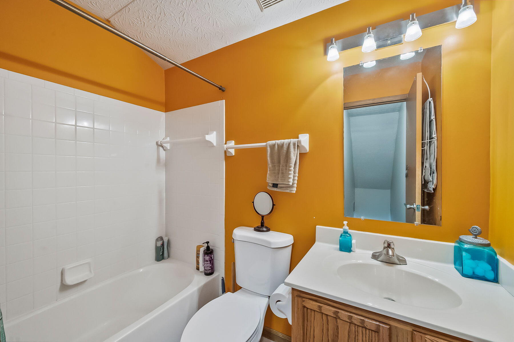 1052 Braxton Boulevard, London, Ohio 43140