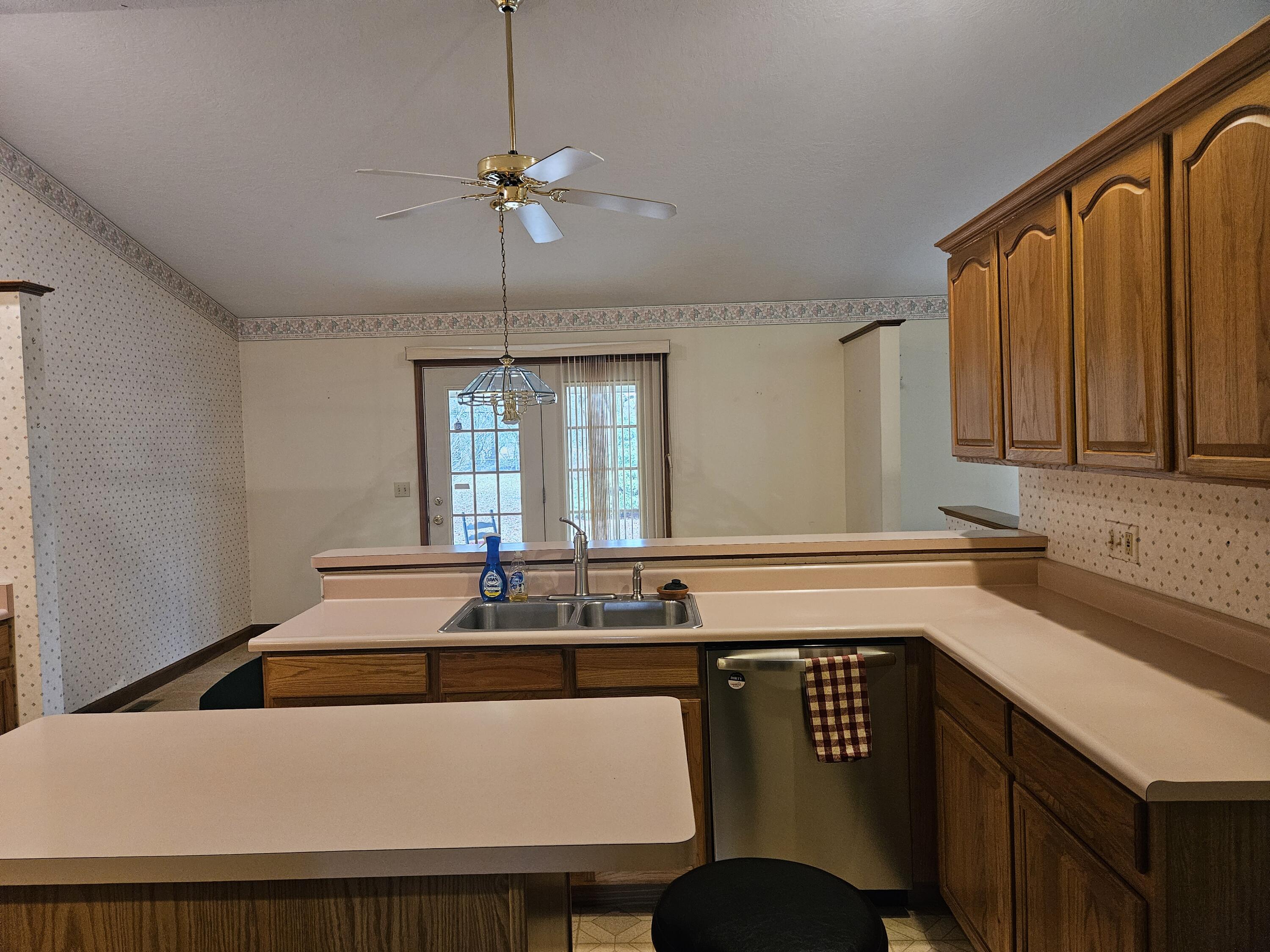 4909 Shannon Avenue, Springfield, Ohio 45504