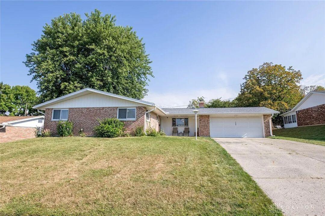 3154 Sherwood Park Drive, Springfield, Ohio 45505